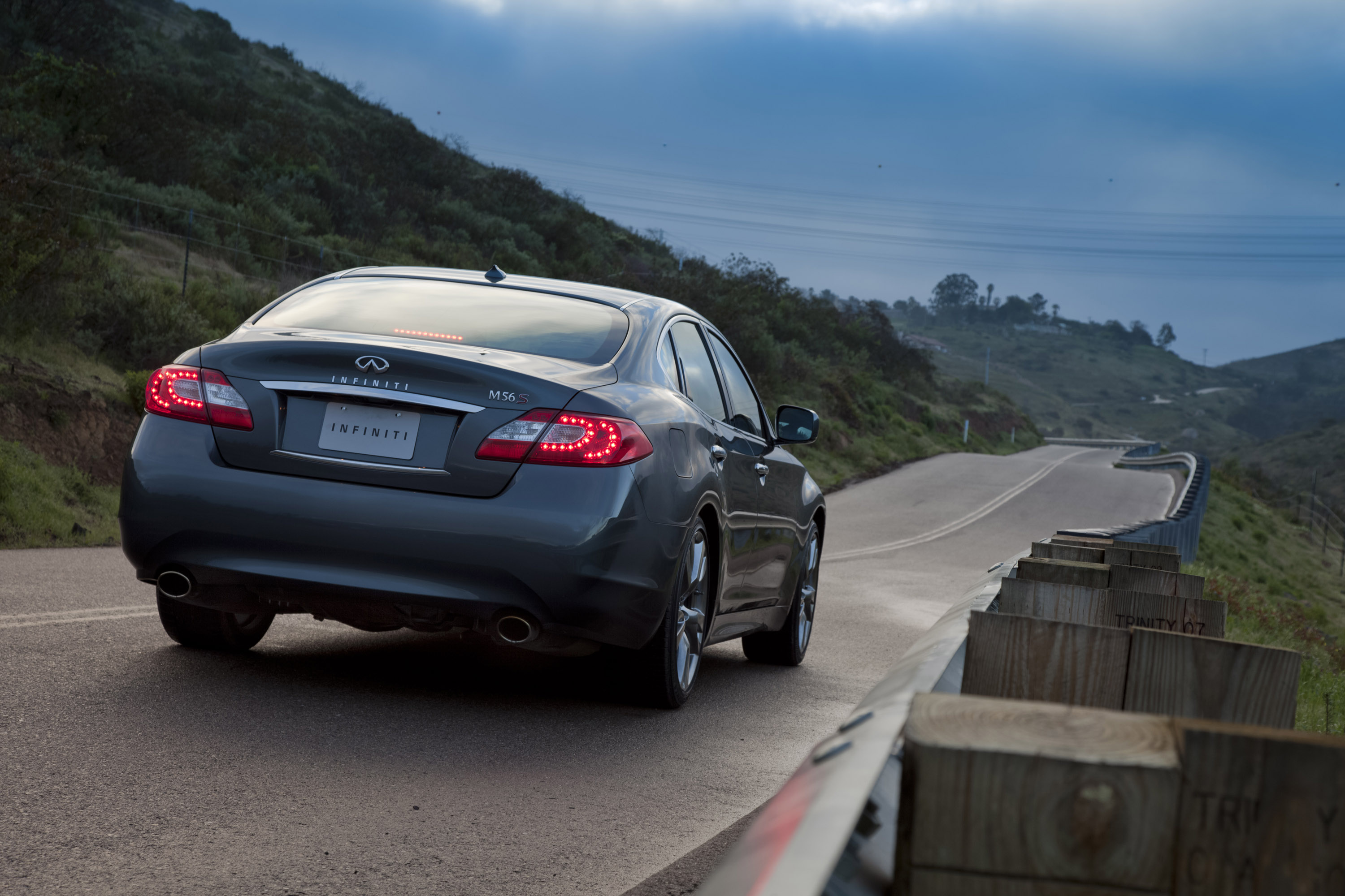 Infiniti M photo #23