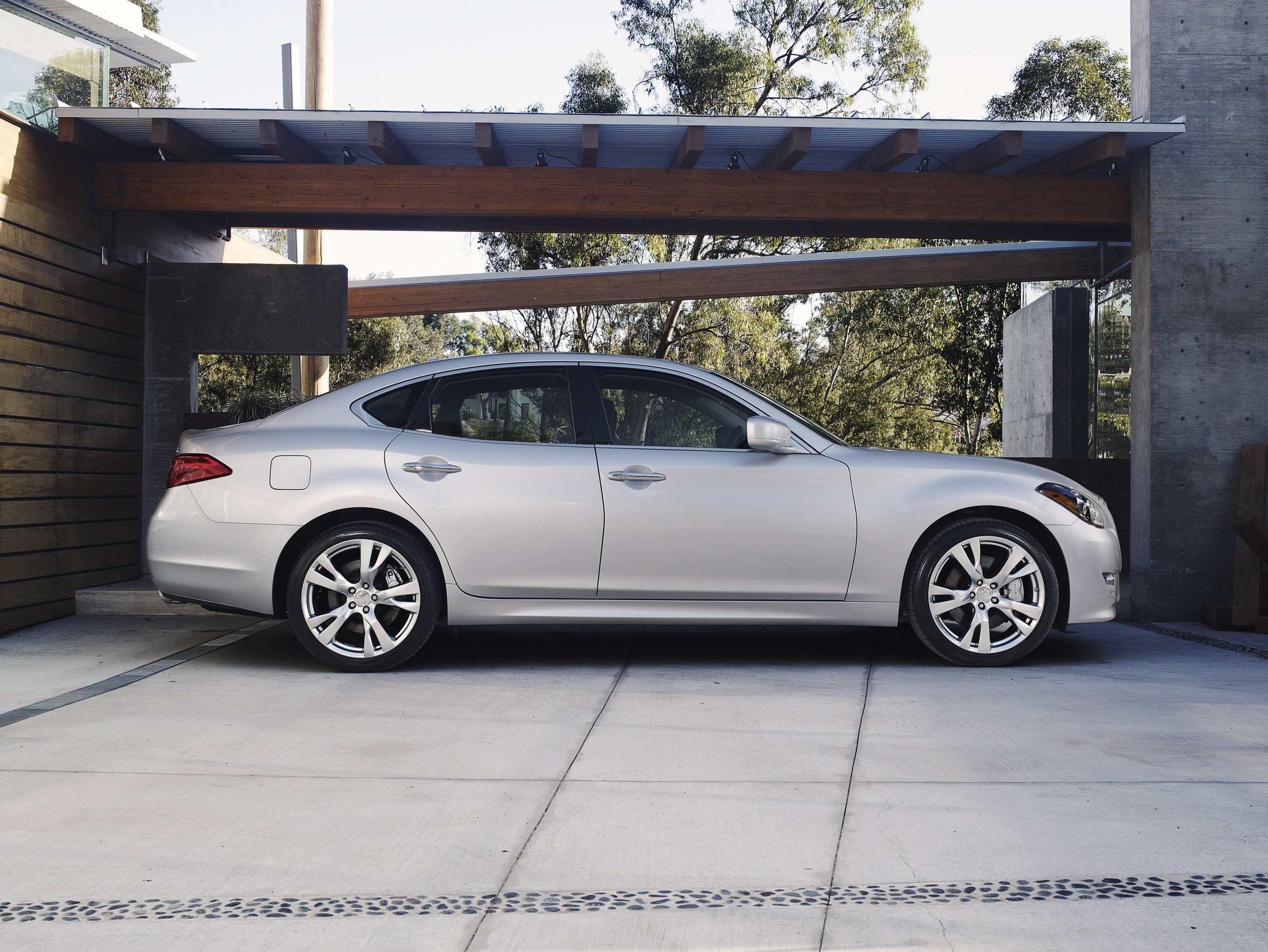 Infiniti M photo #26
