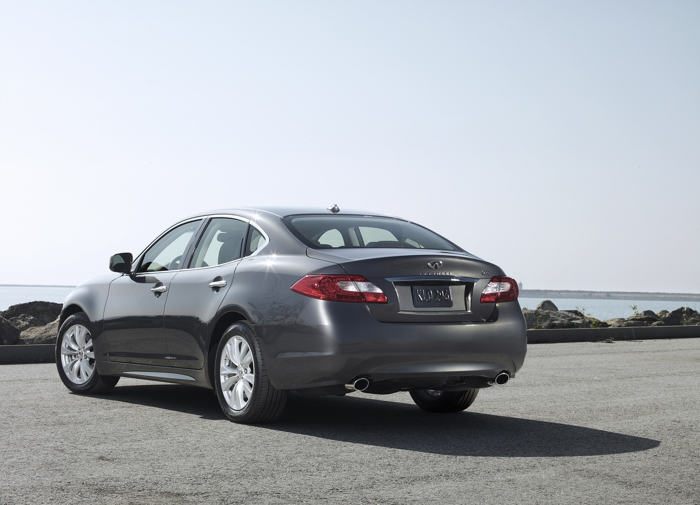 Infiniti M photo #30