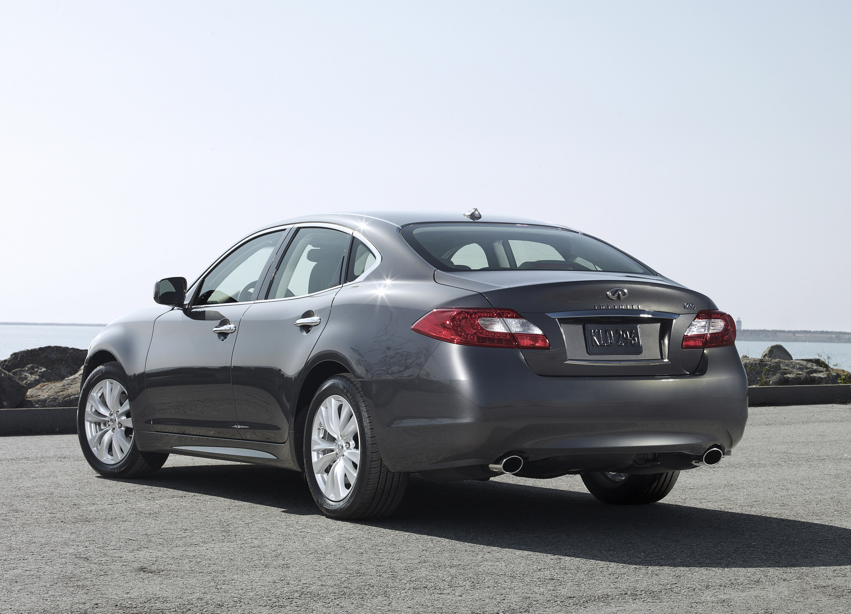 Infiniti M photo #31