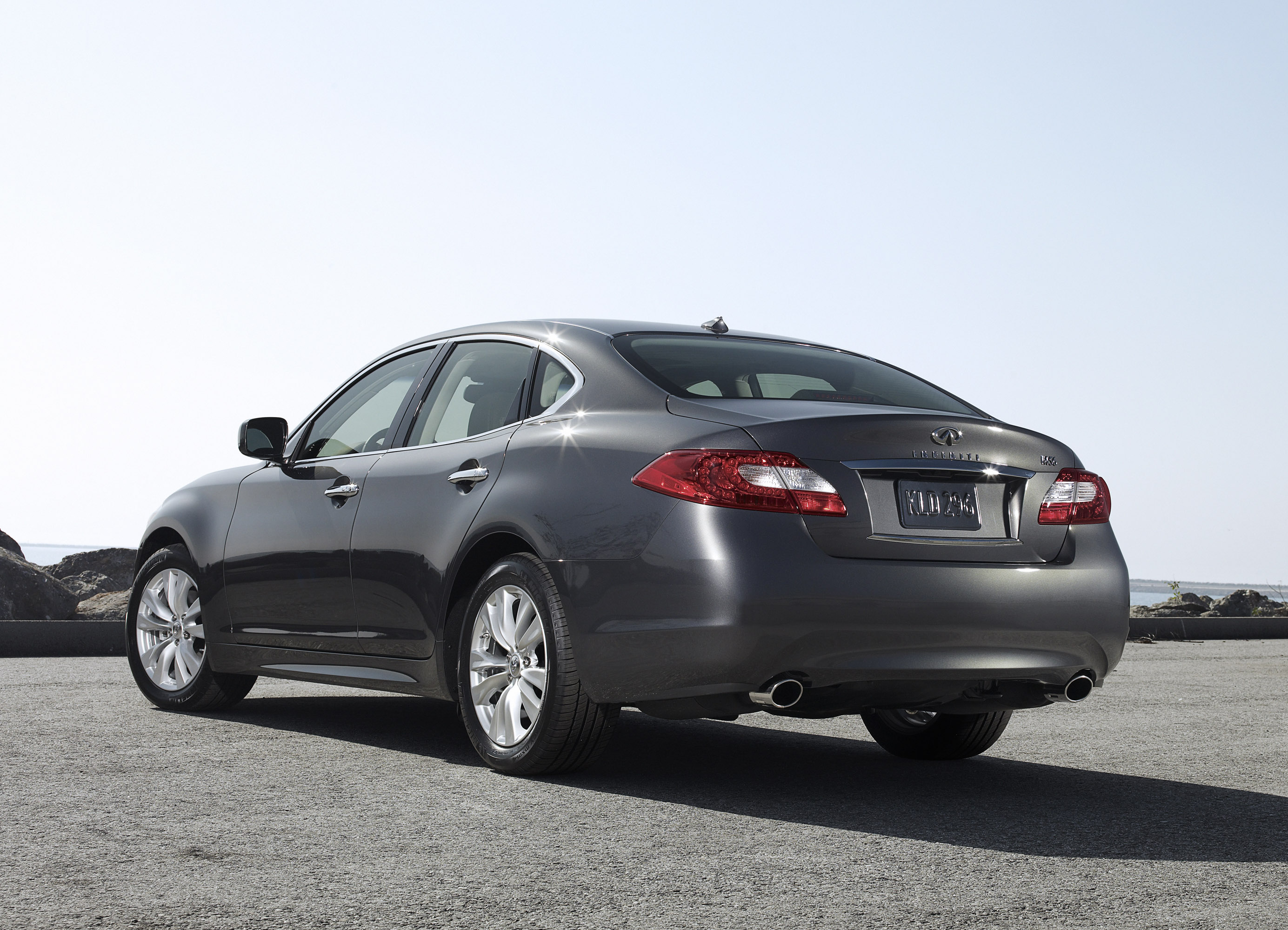 Infiniti M photo #32