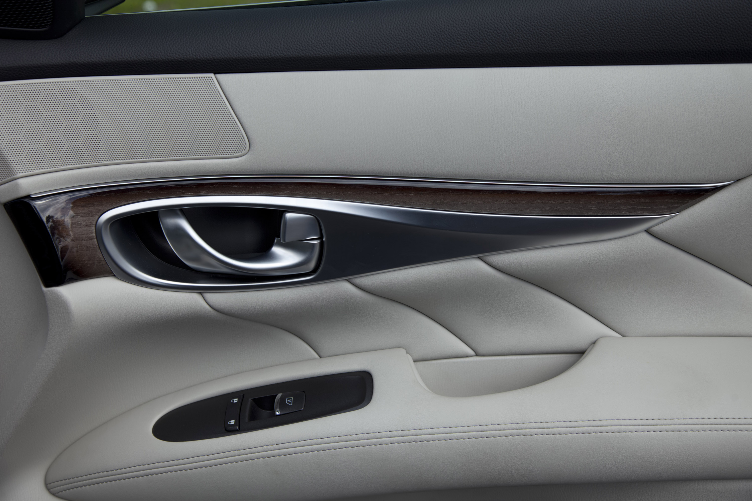 Infiniti M photo #46