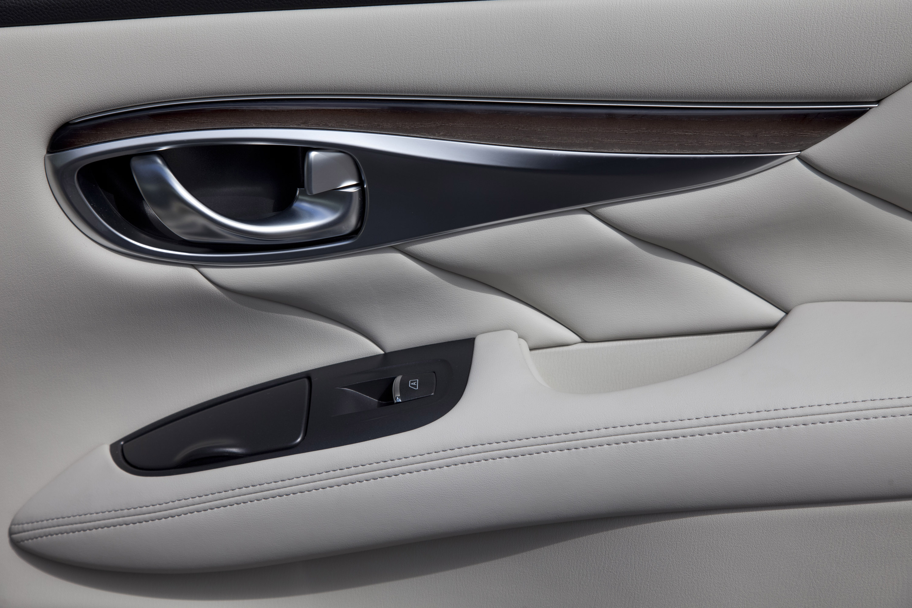 Infiniti M photo #47