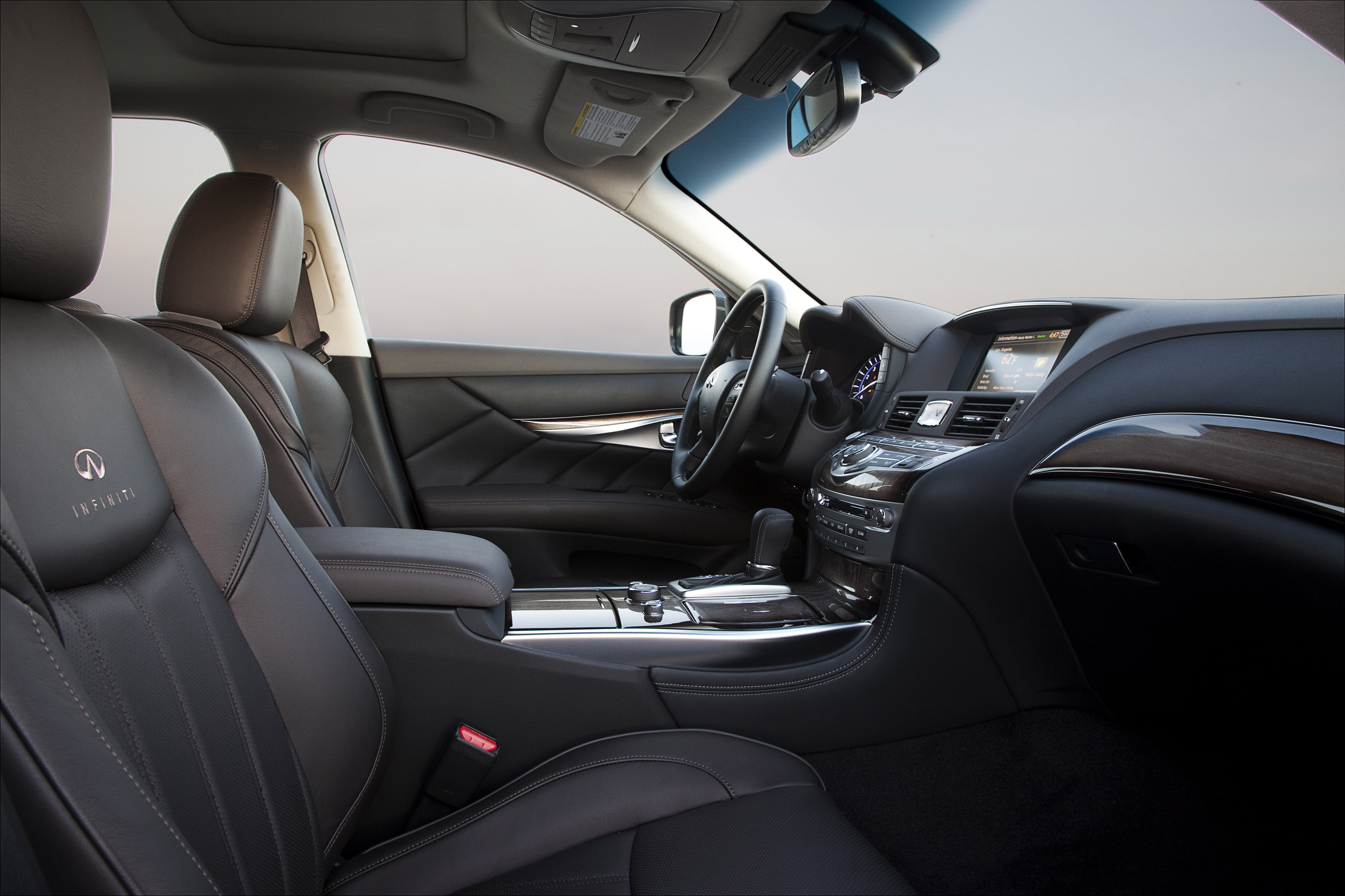 Infiniti M photo #59