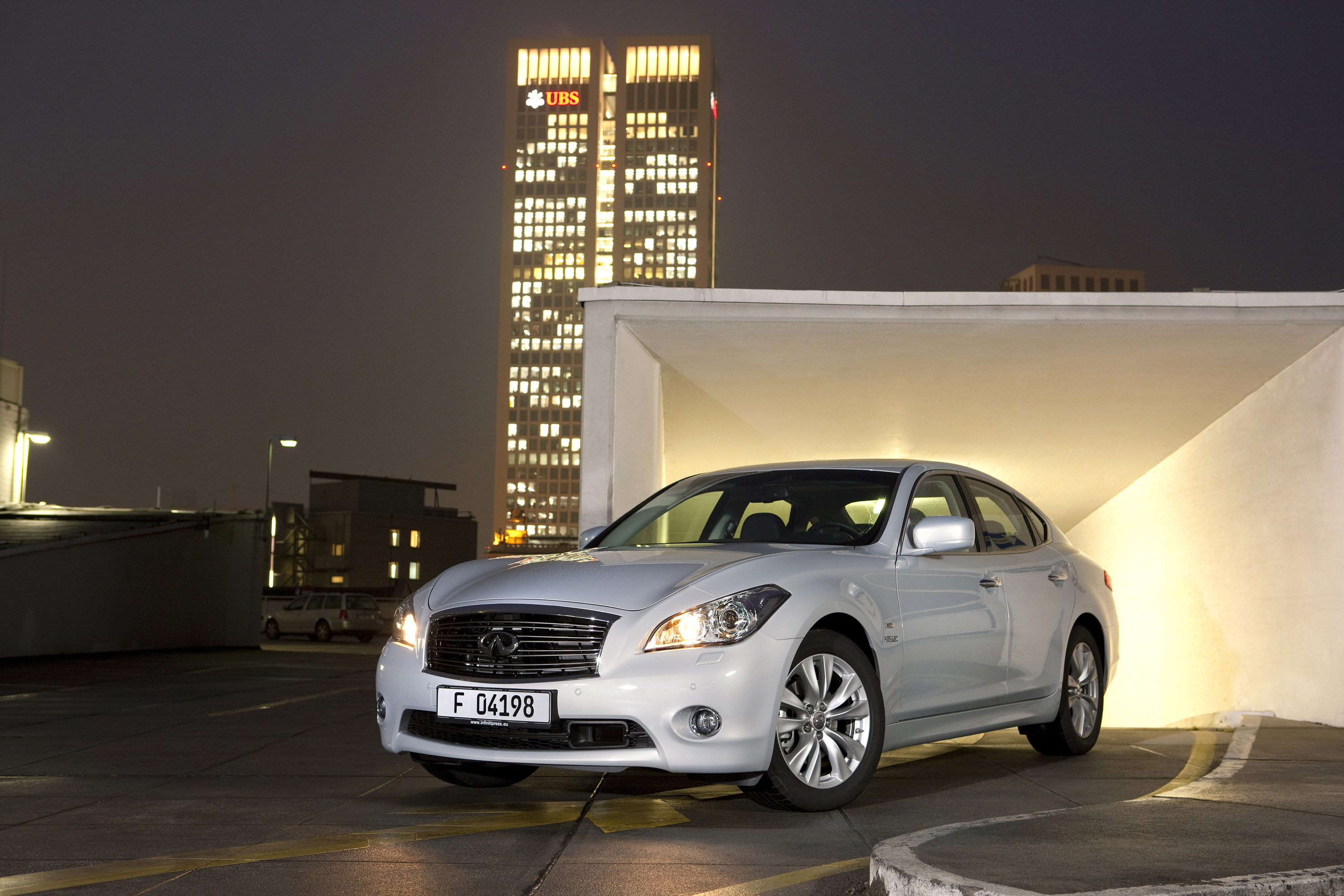 Infiniti M35h photo #1