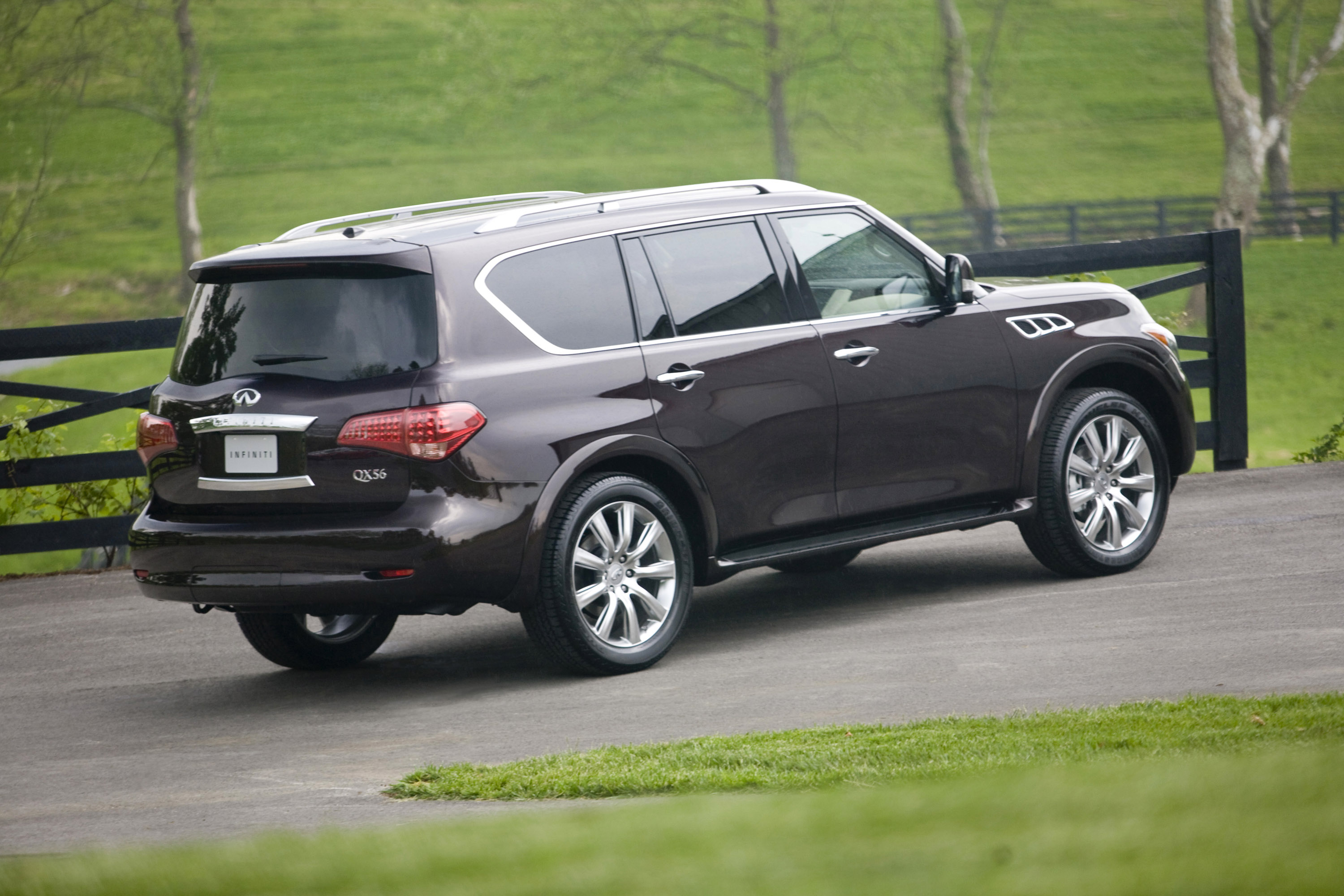 Infiniti QX photo #22