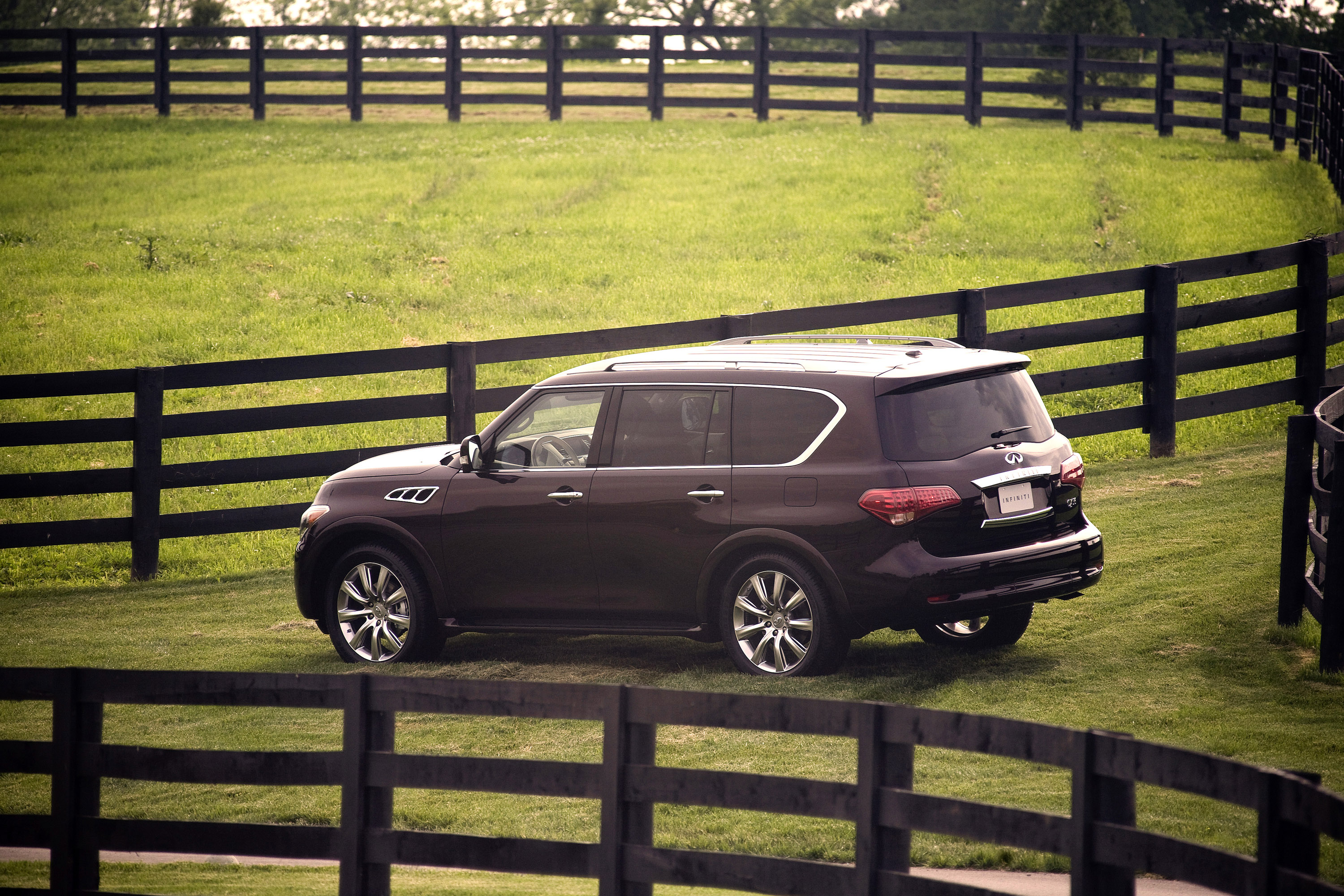 Infiniti QX photo #23