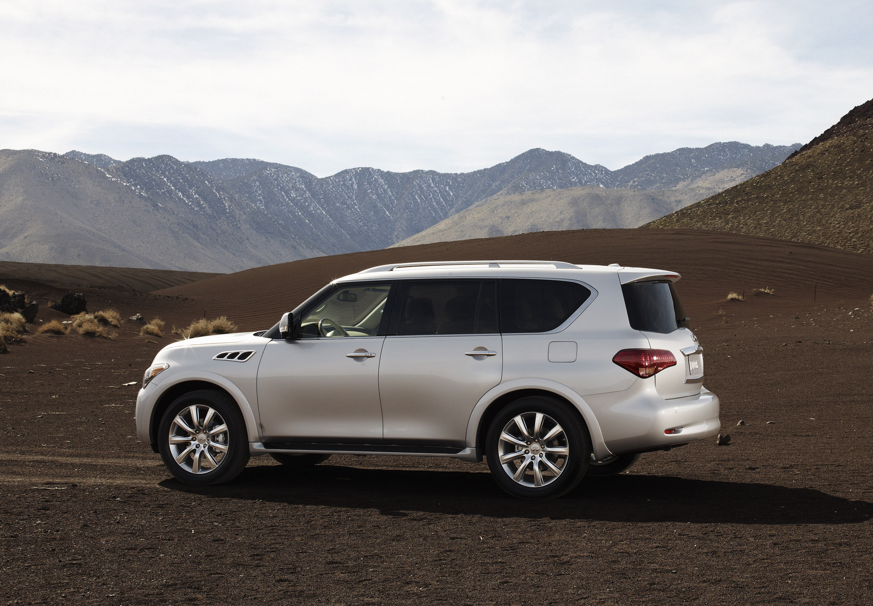Infiniti QX photo #25