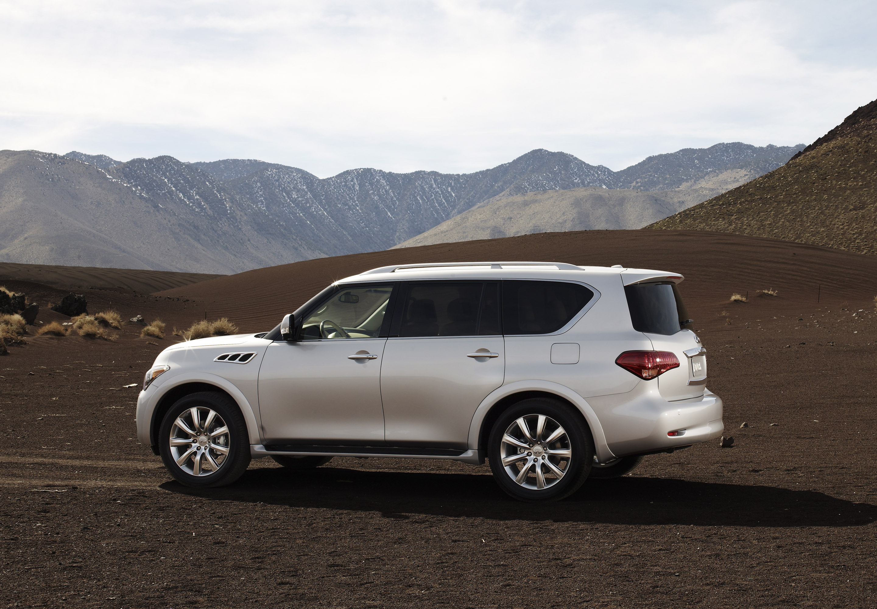 Infiniti QX photo #26