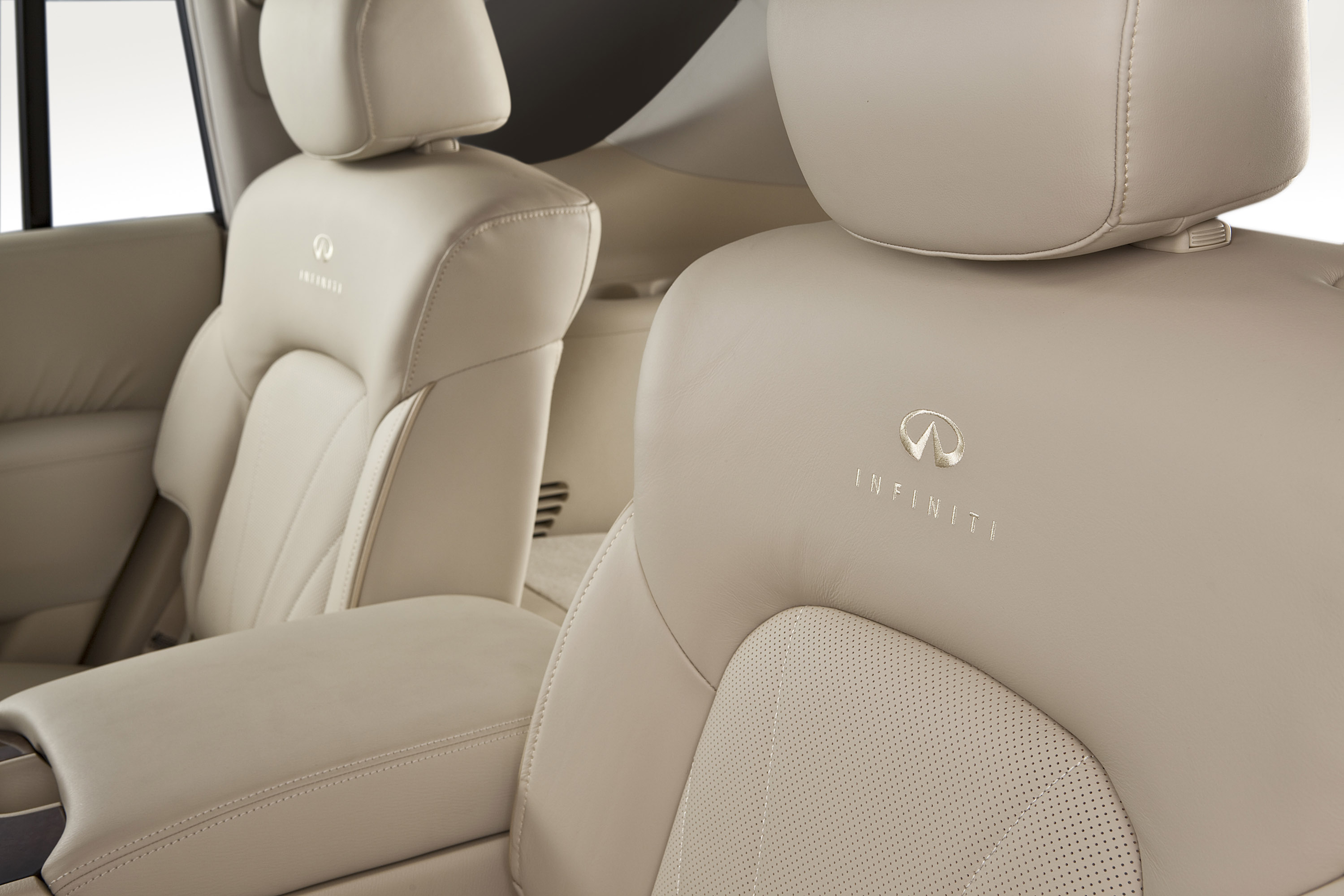 Infiniti QX photo #35