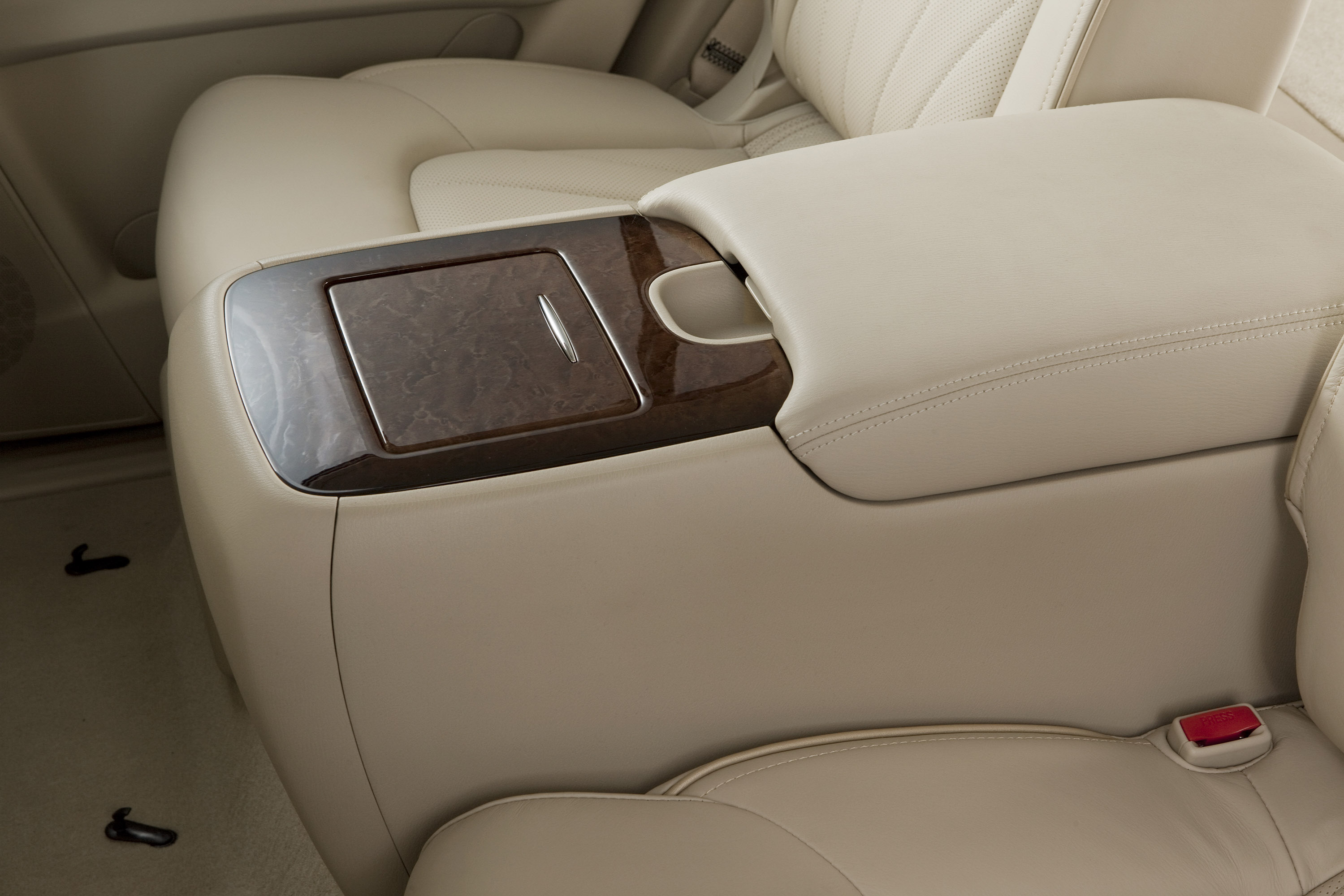 Infiniti QX photo #37