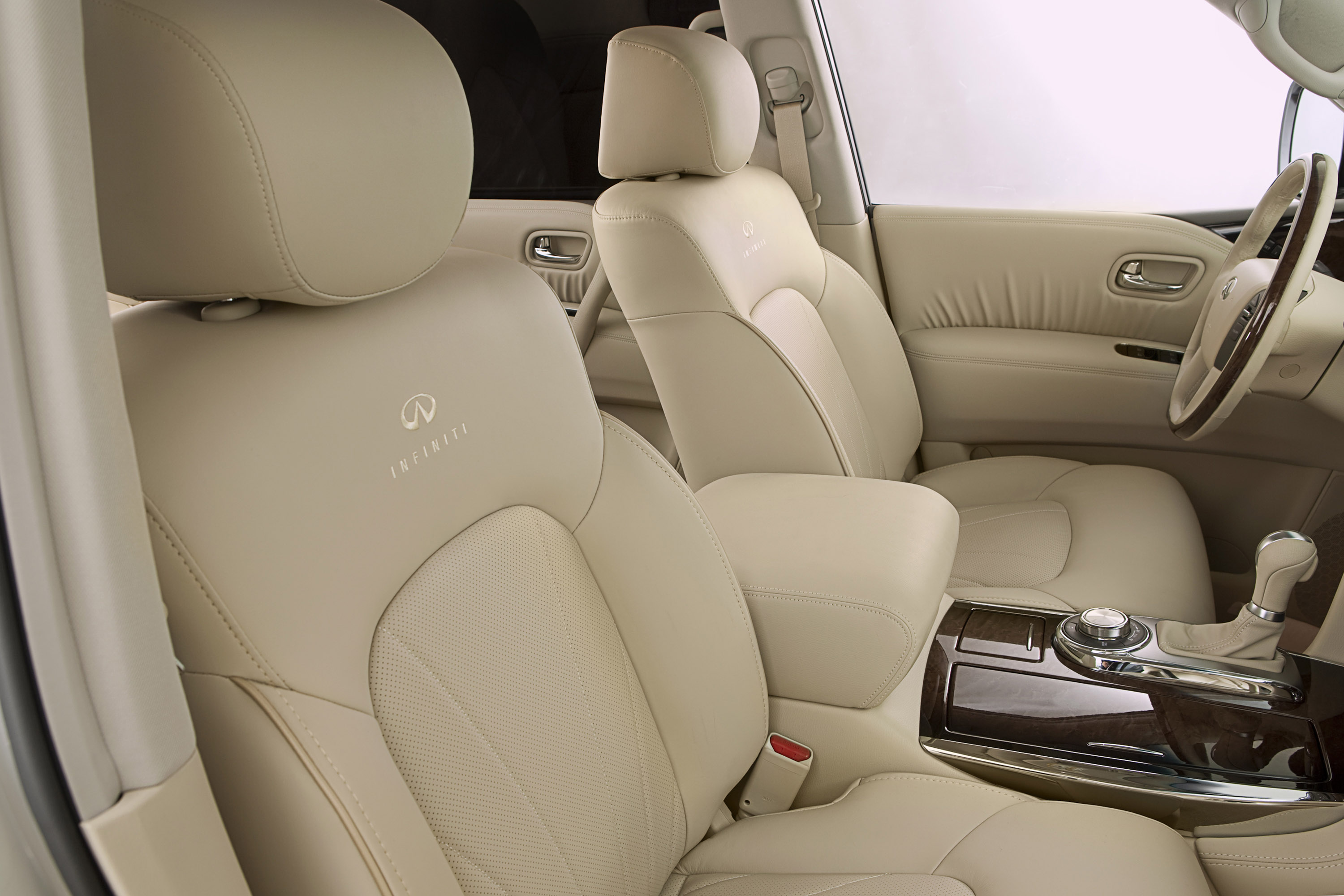 Infiniti QX photo #46