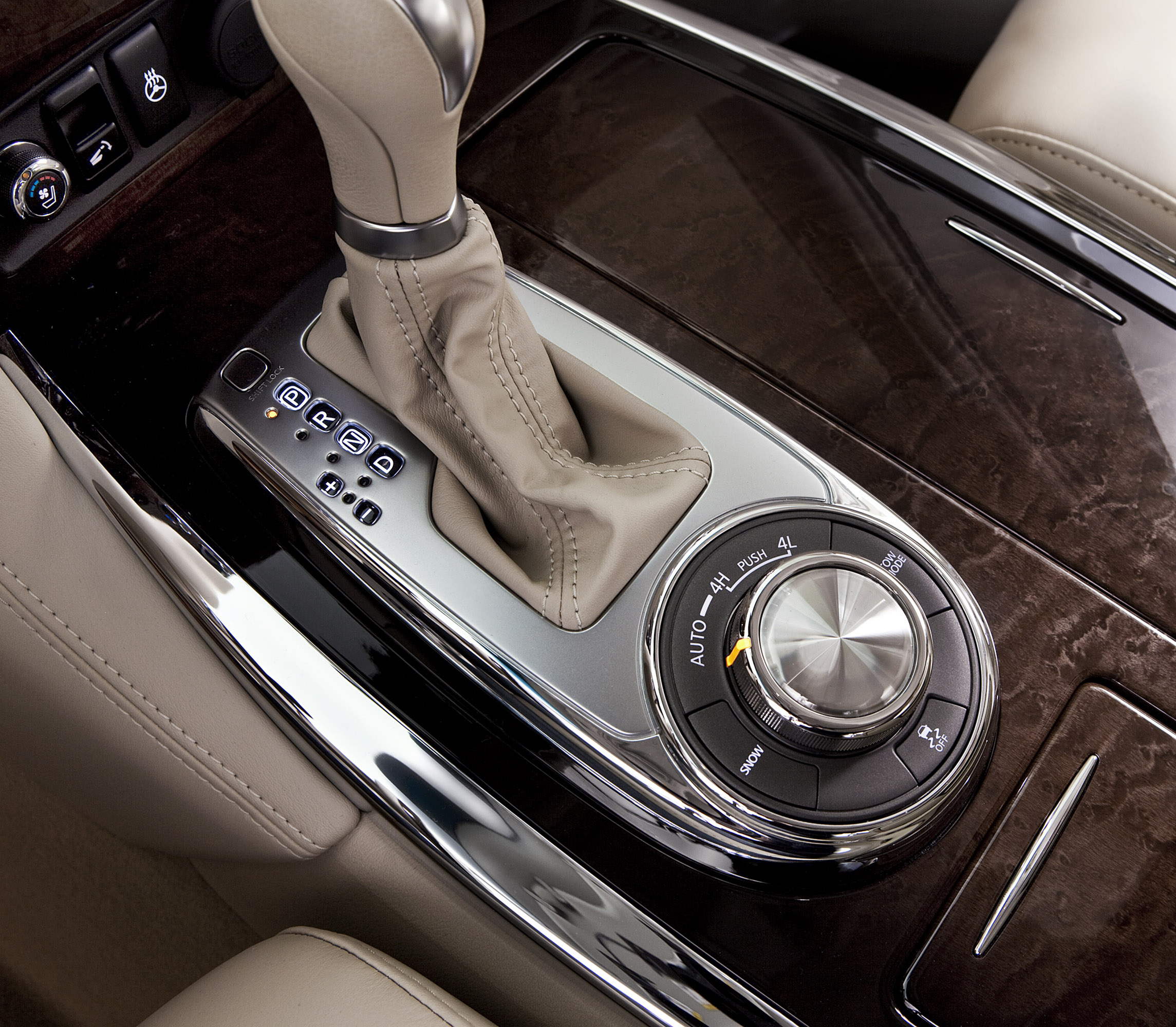 Infiniti QX photo #56
