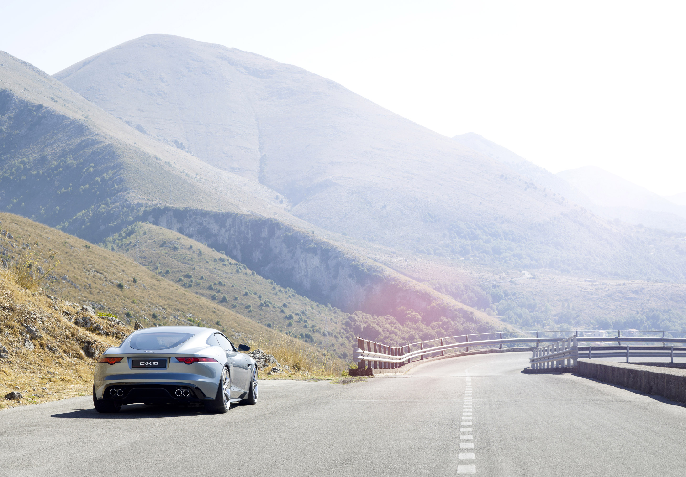 Jaguar C-X16 Concept photo #21
