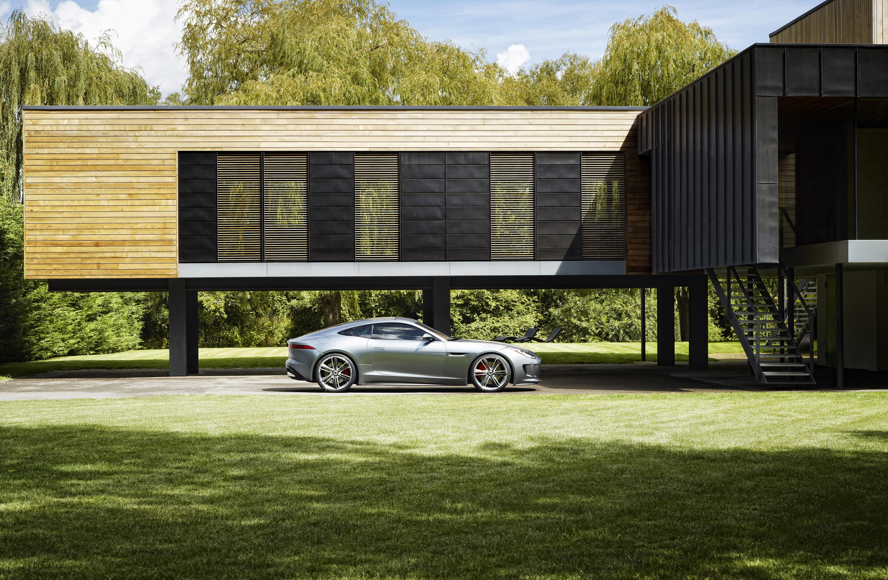 Jaguar C-X16 Concept photo #23