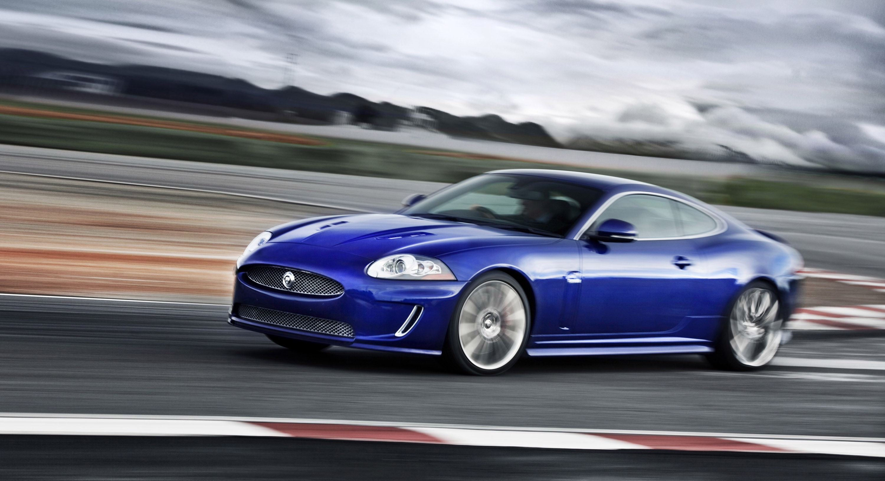 Jaguar XKR 2011
