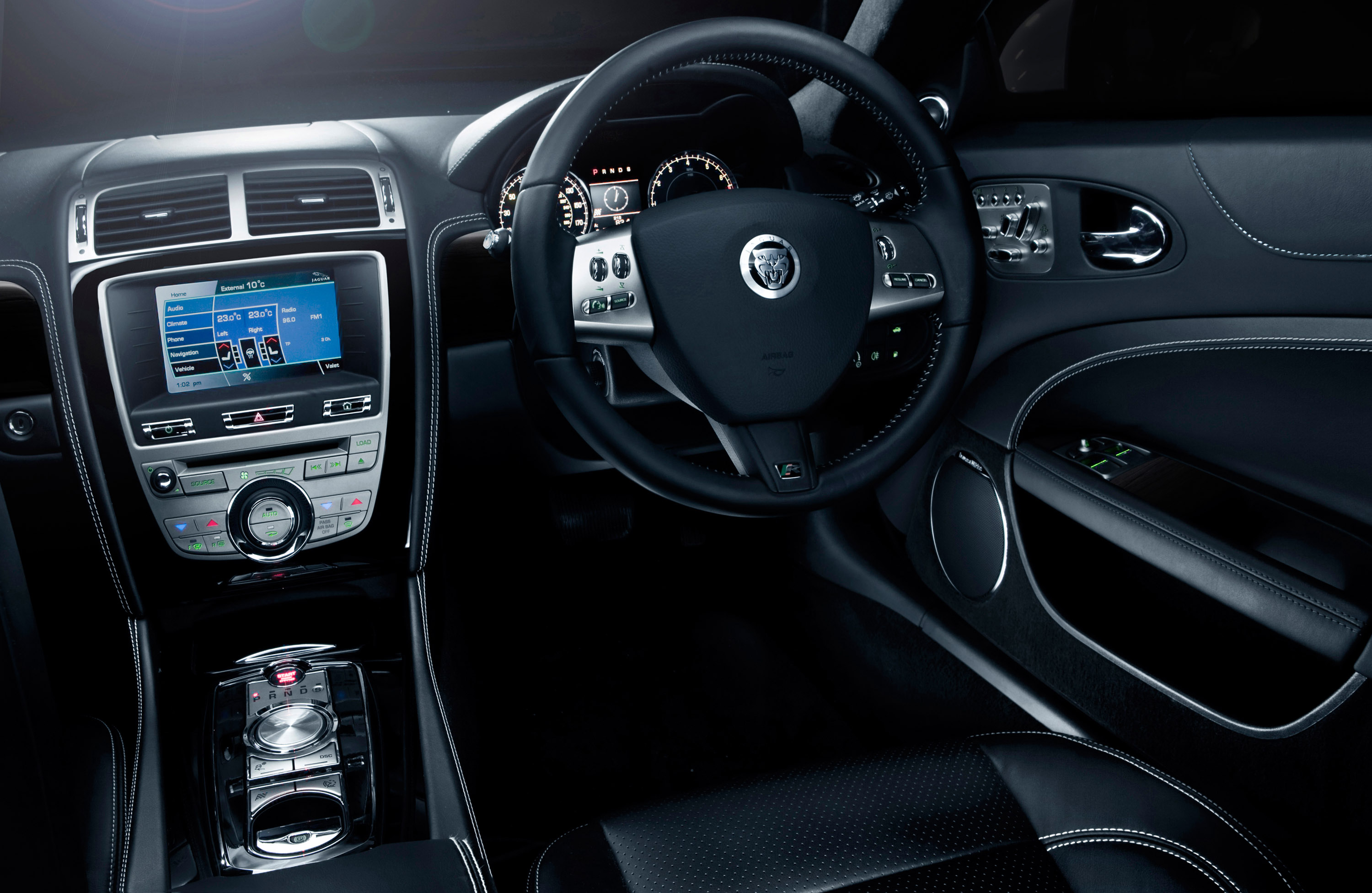 Jaguar XKR photo #26