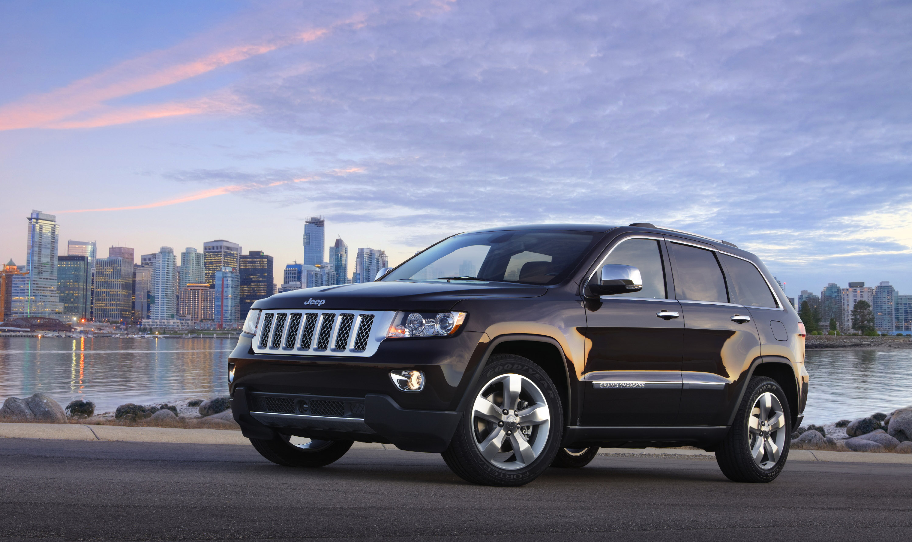 Jeep Grand Cherokee photo #2