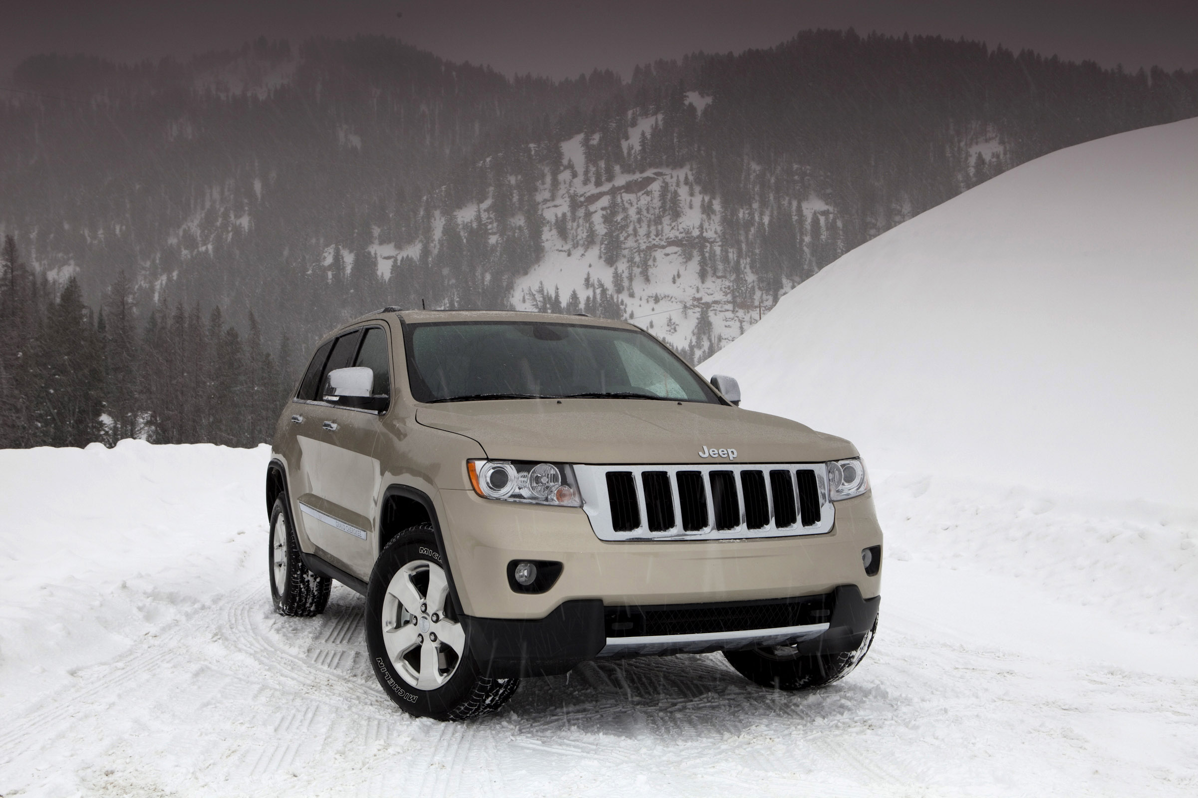Jeep Grand Cherokee photo #23