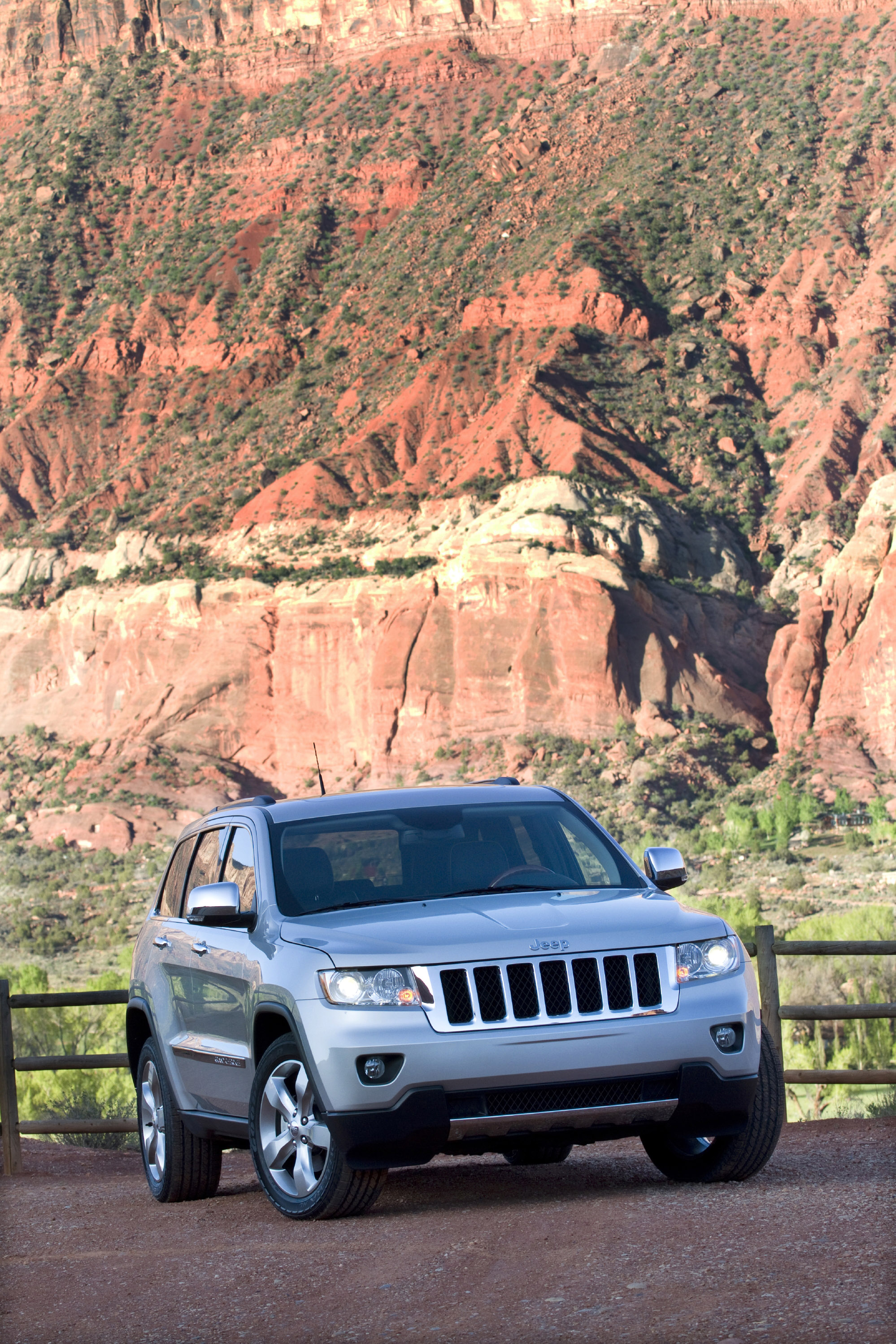 Jeep Grand Cherokee photo #28