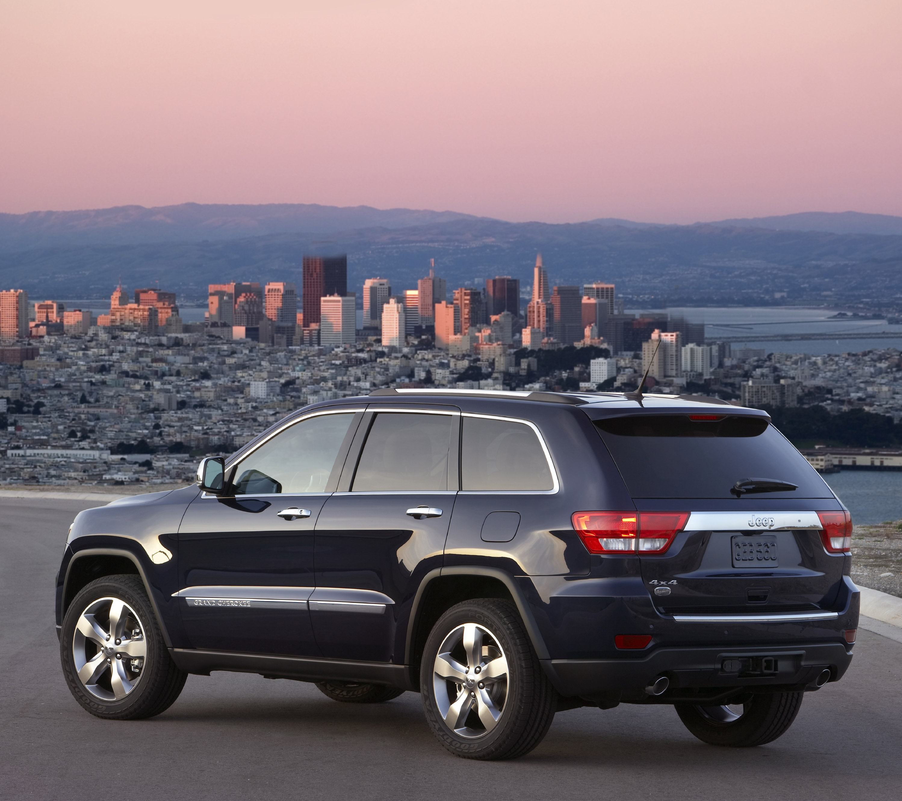 Jeep Grand Cherokee photo #33