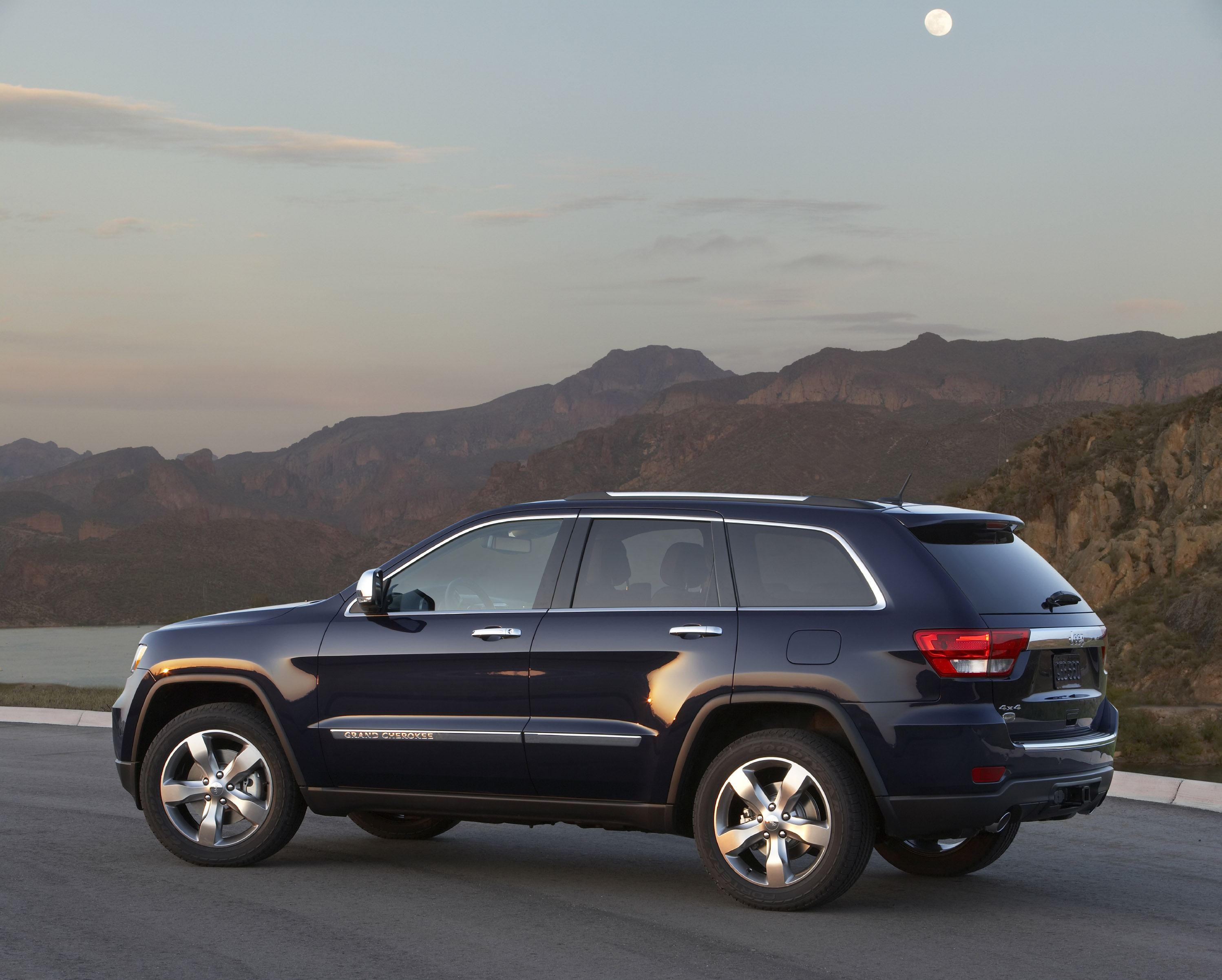 Jeep Grand Cherokee photo #34
