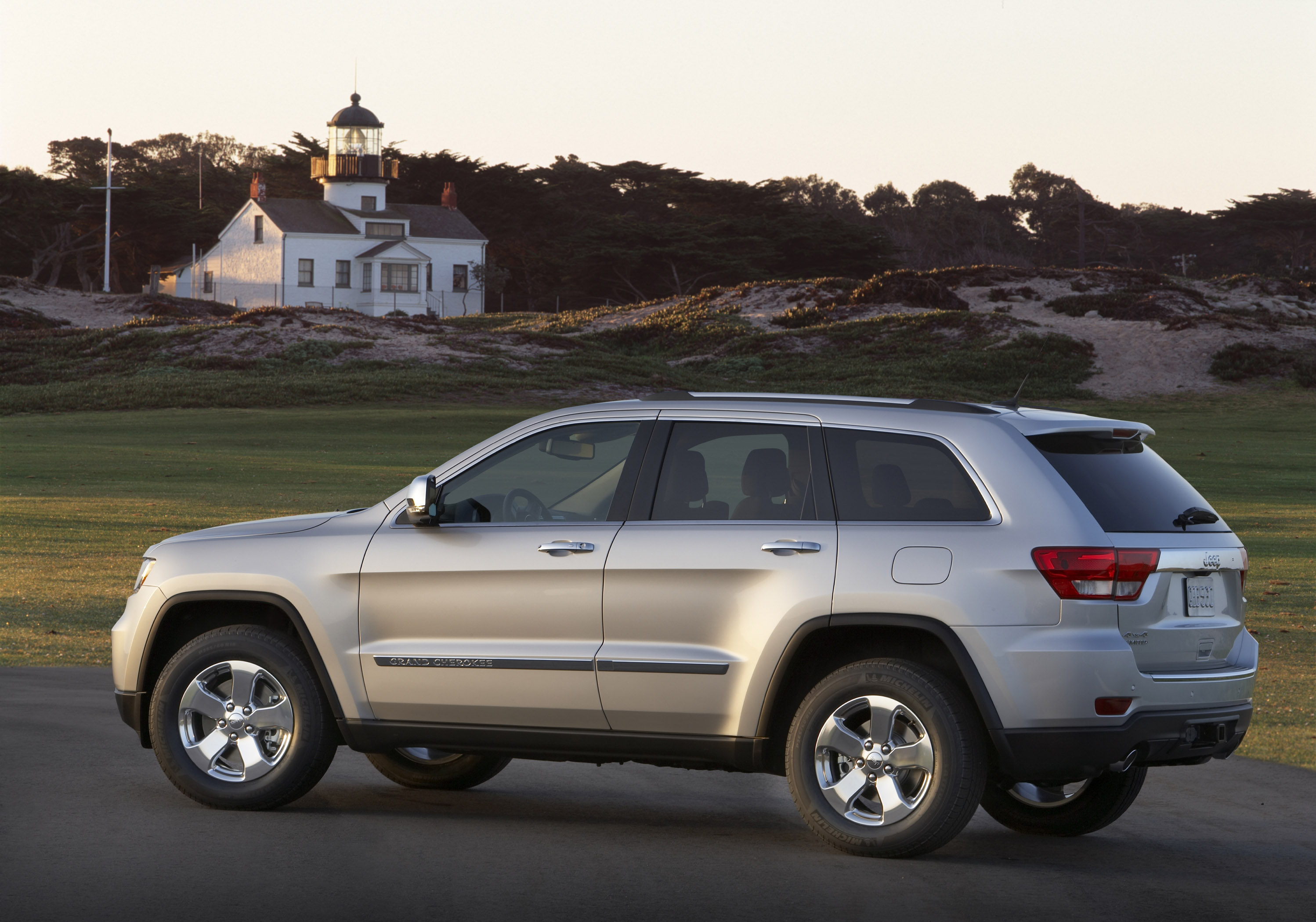 Jeep Grand Cherokee photo #44