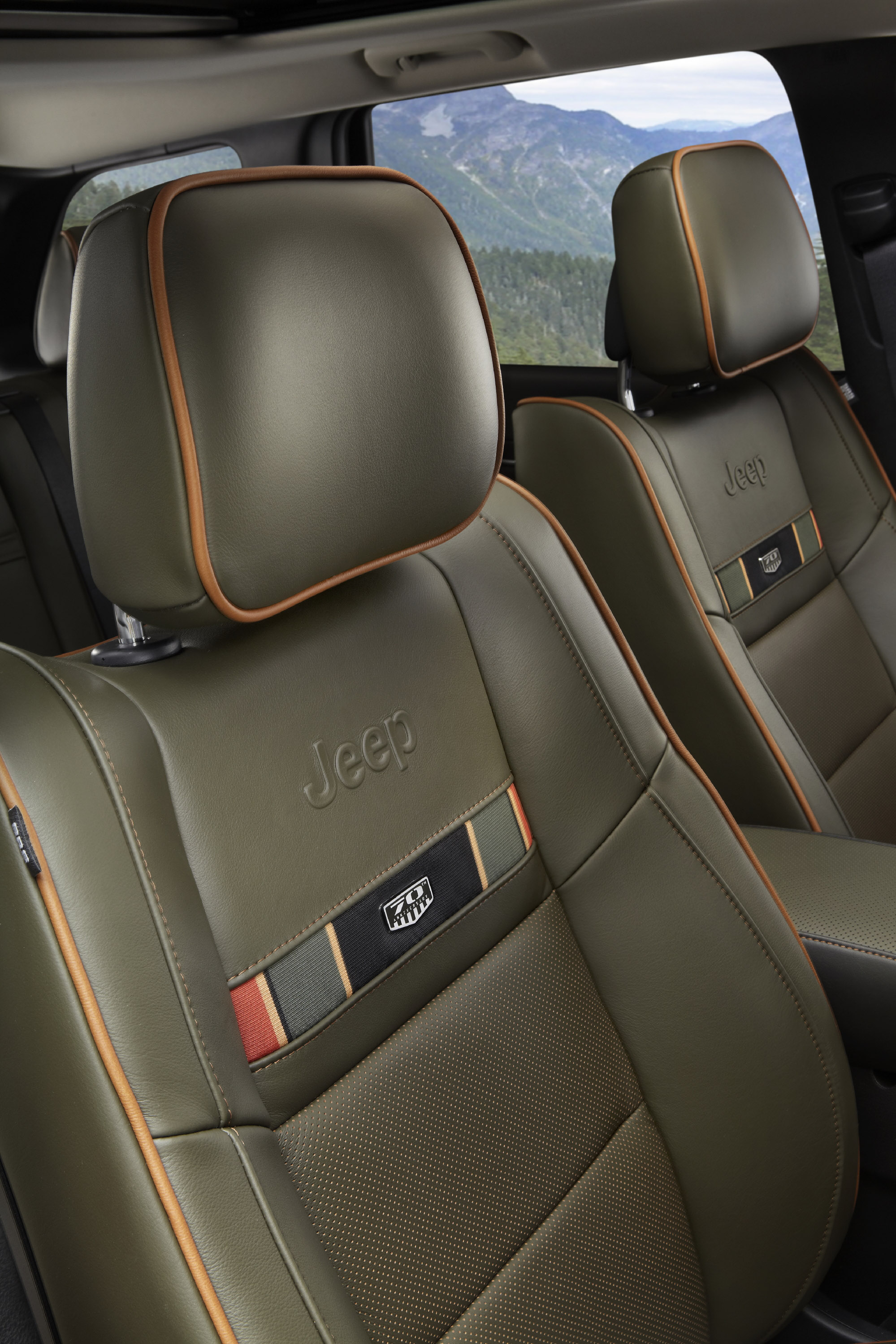 Jeep Grand Cherokee photo #61