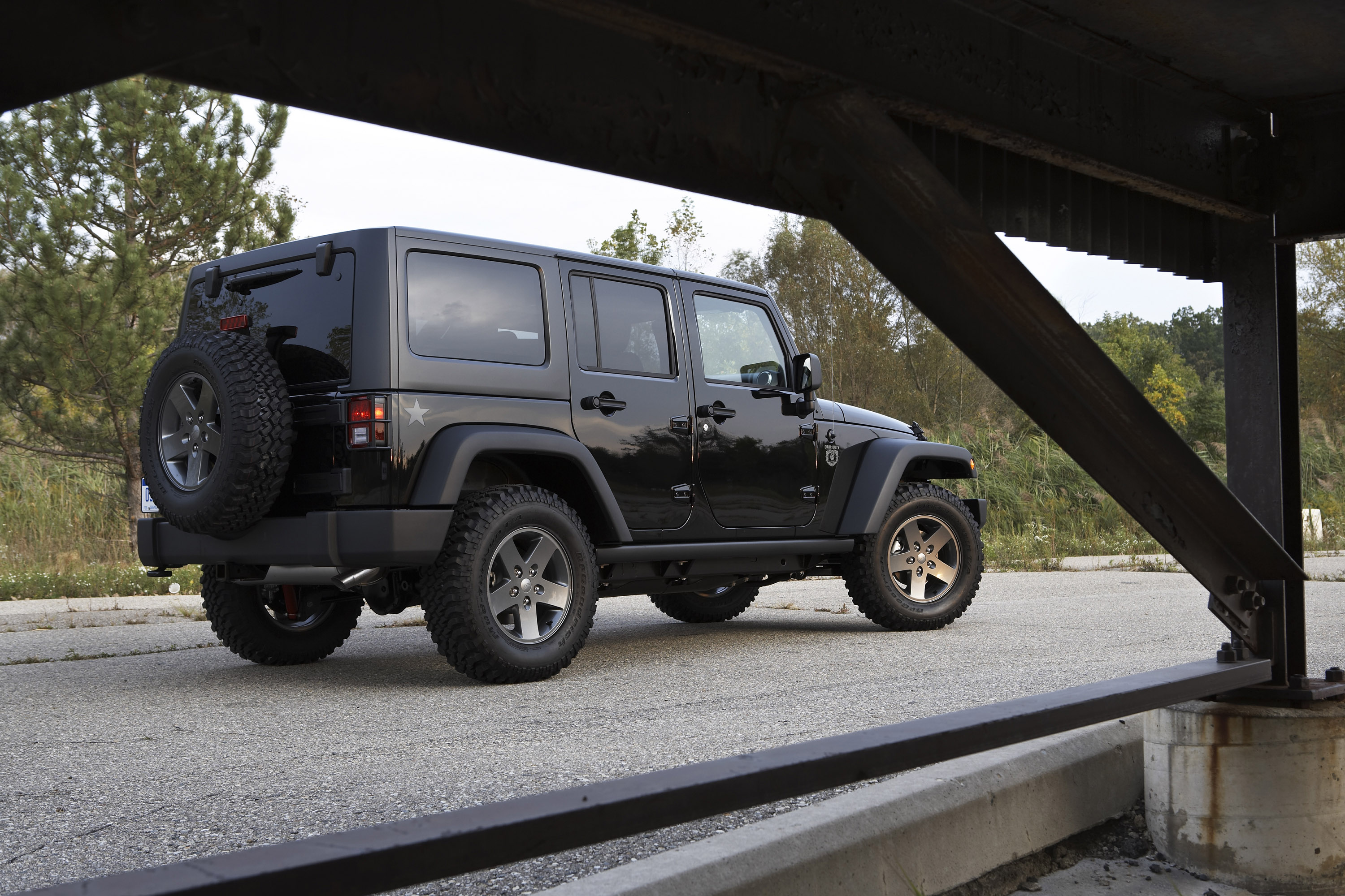 Jeep Wrangler Call of Duty Black Ops photo #3