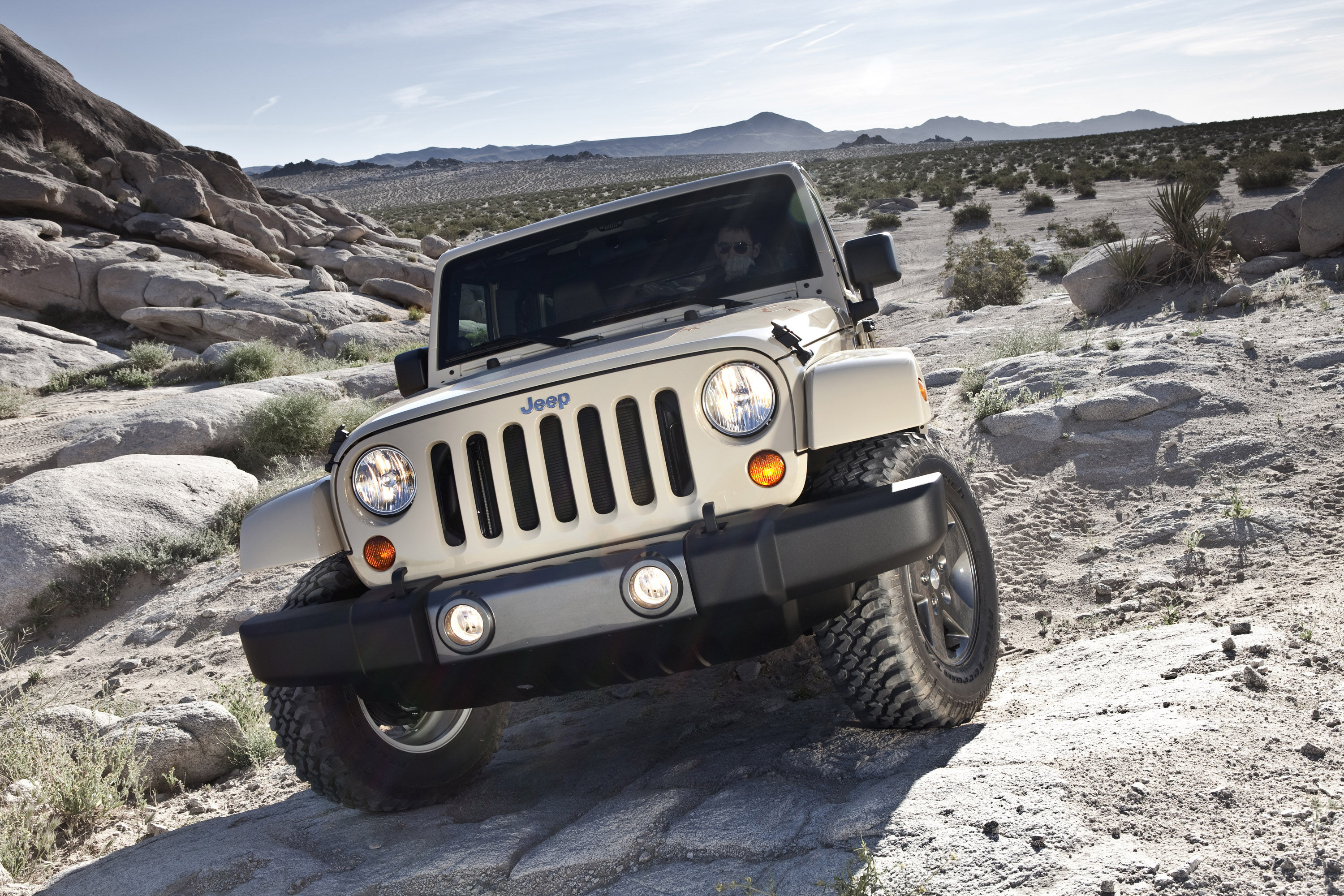 Jeep Wrangler Mojave photo #2