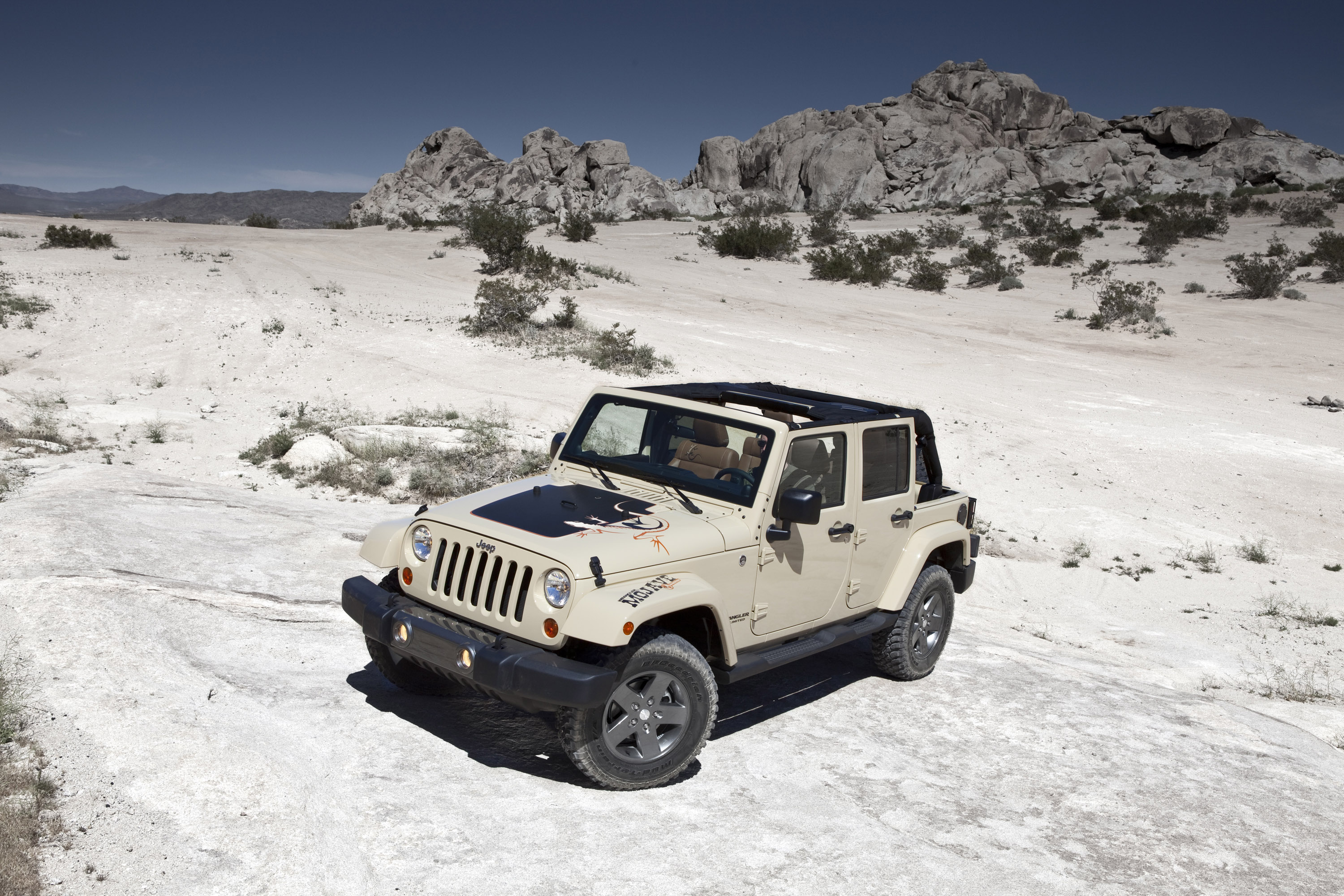 2011 Jeep Wrangler Mojave HD Pictures