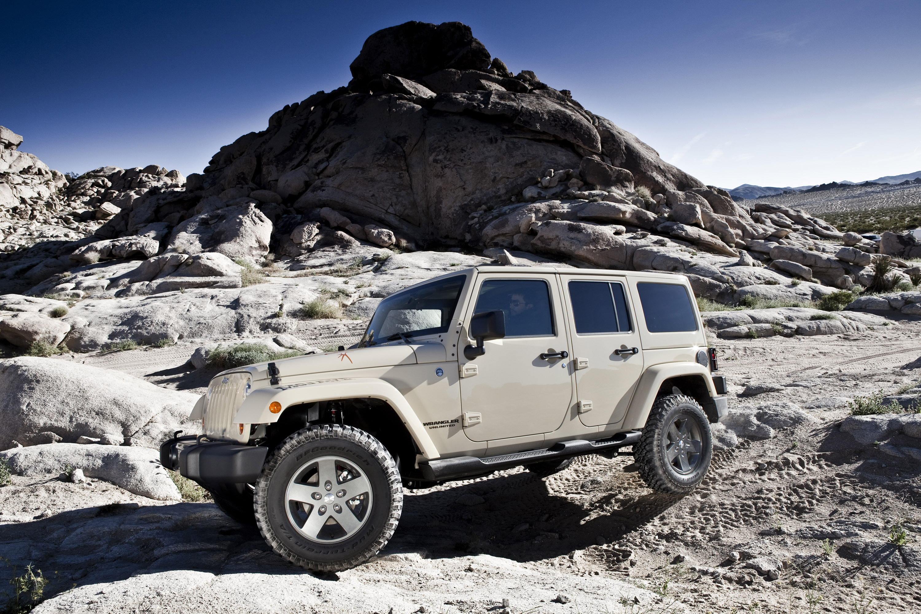 Jeep Wrangler Mojave photo #9
