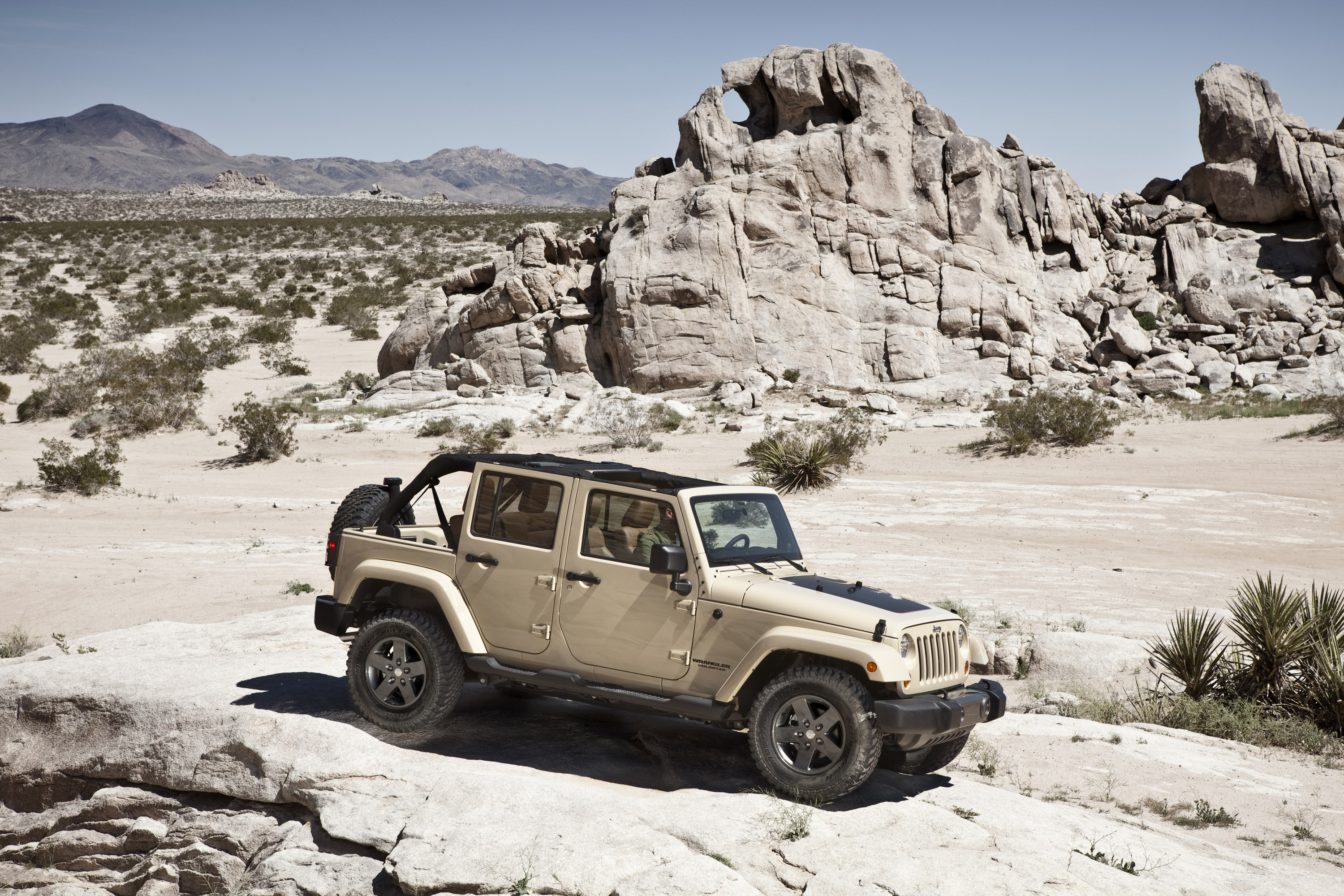 Jeep Wrangler Mojave photo #13