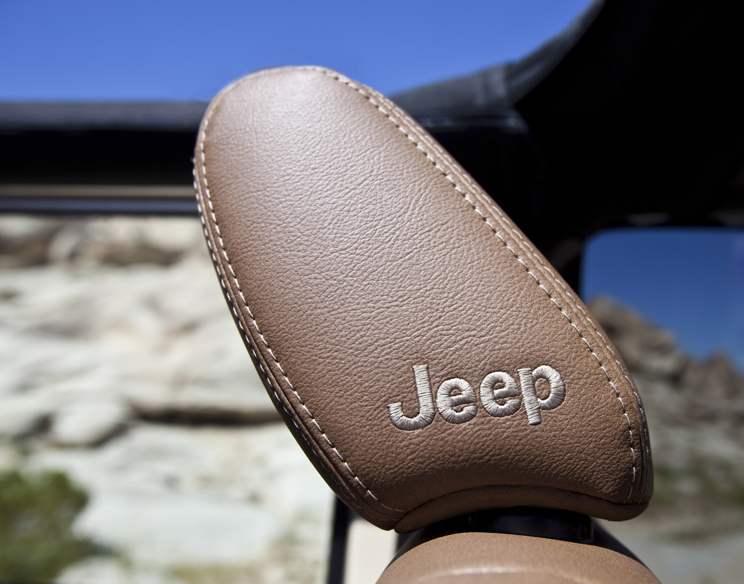 Jeep Wrangler Mojave photo #24