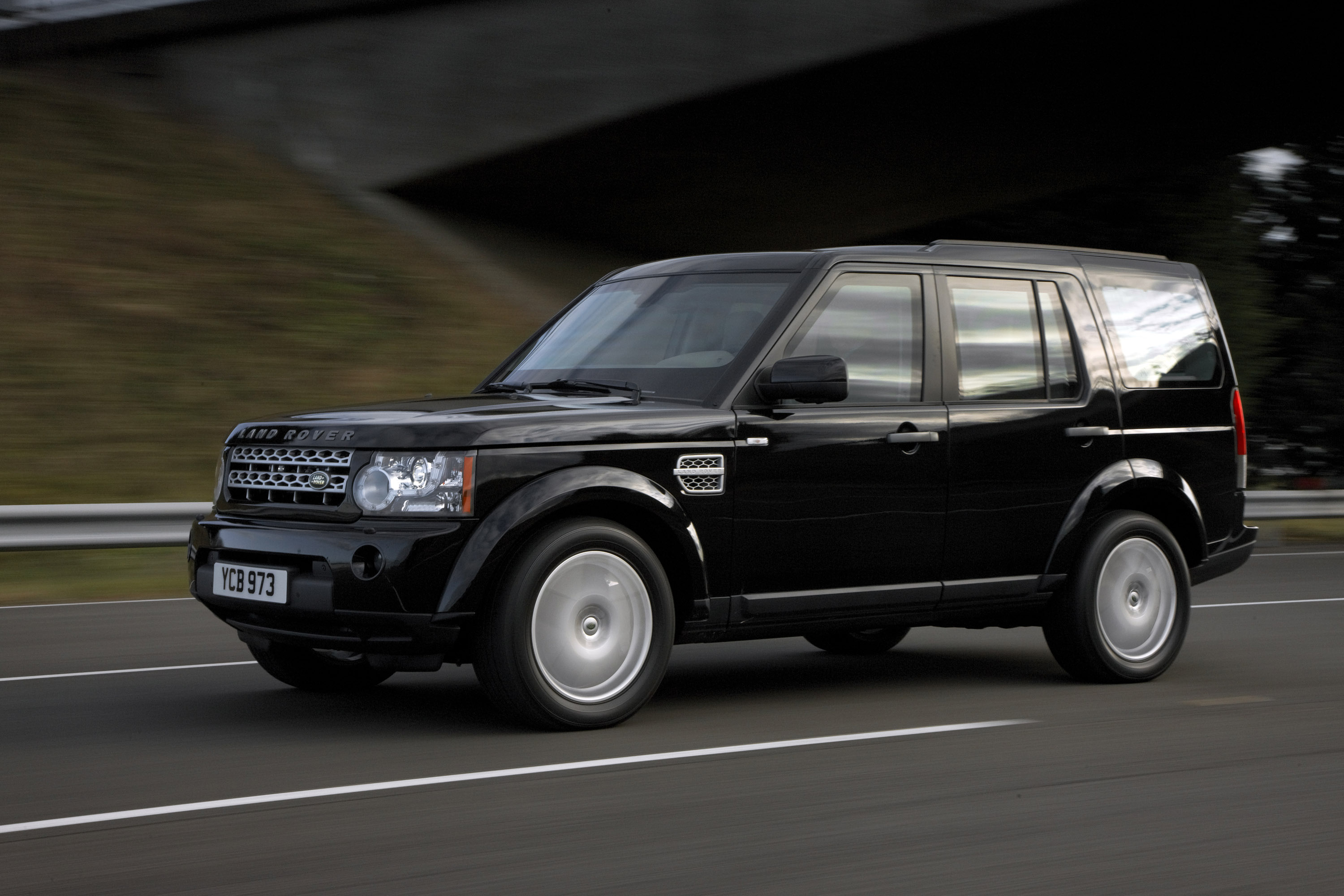 Land Rover Discovery 4 Armoured photo #3