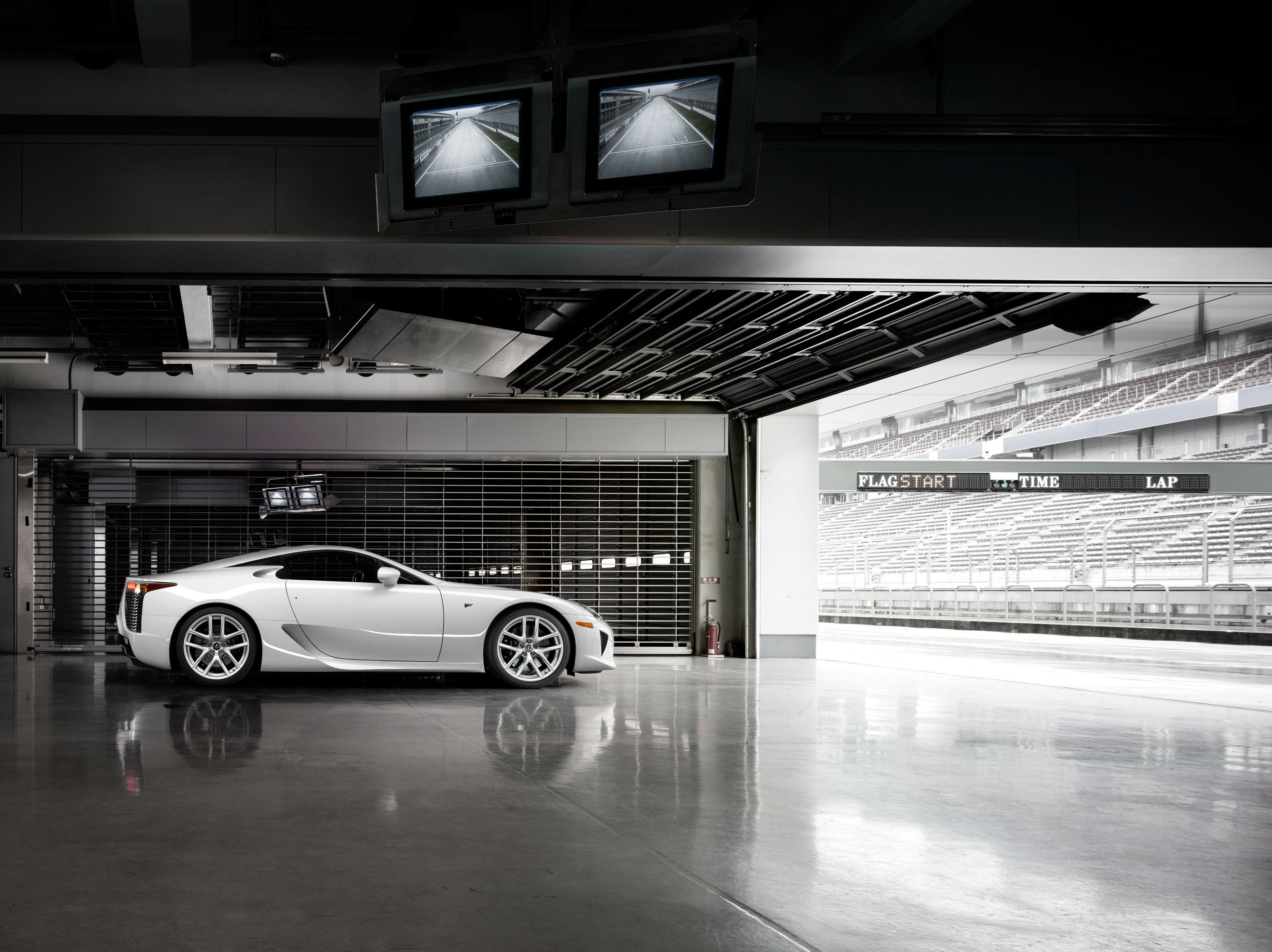 Lexus LFA photo #15
