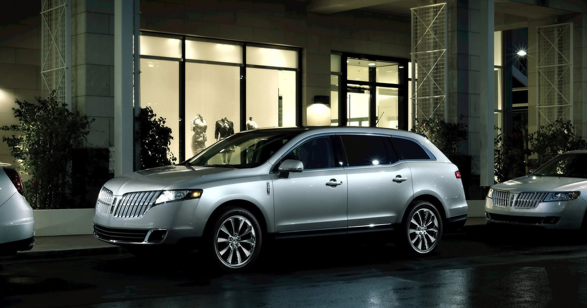 Lincoln MKT photo #4