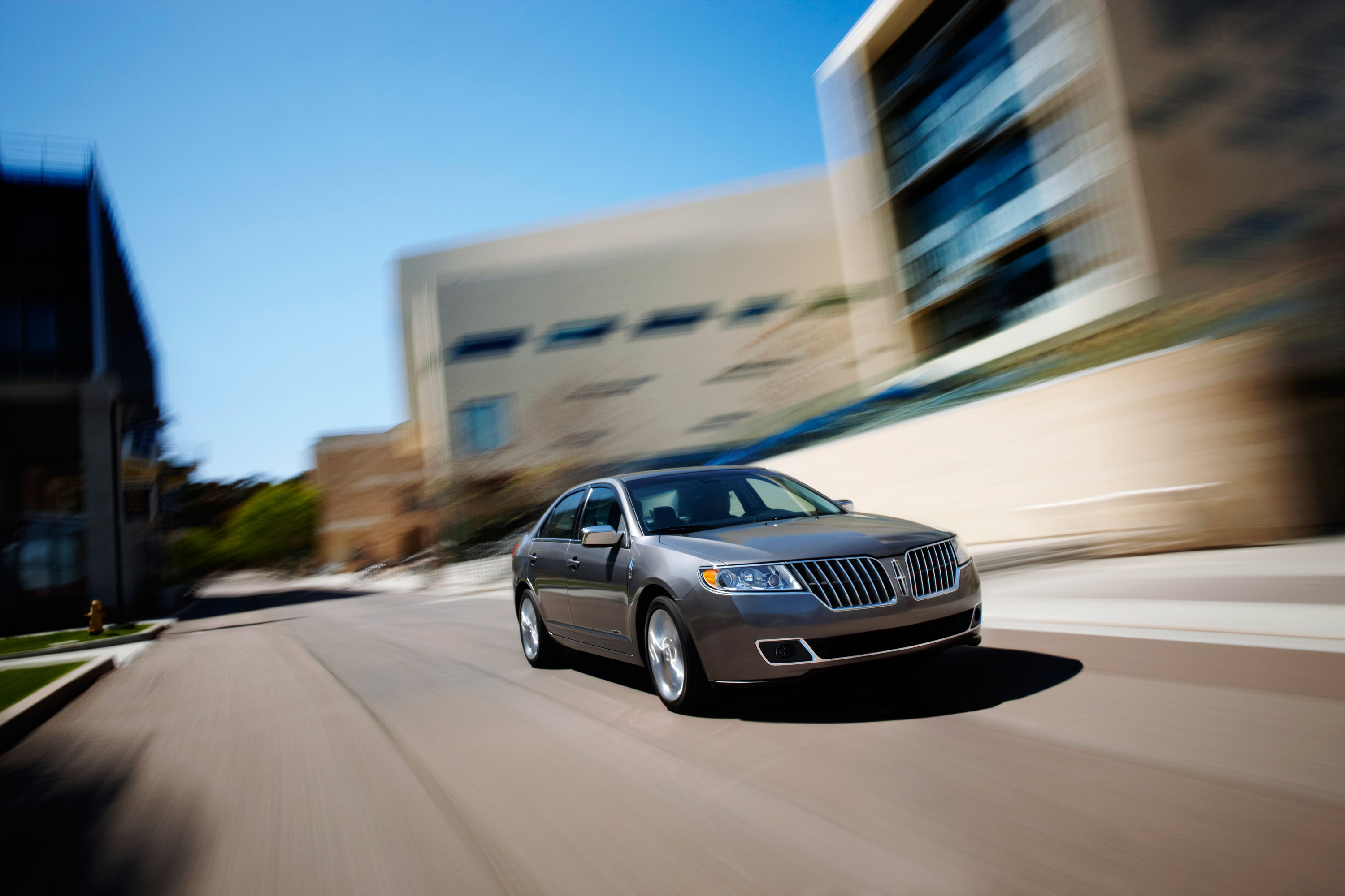 Lincoln MKZ Hybrid photo #2