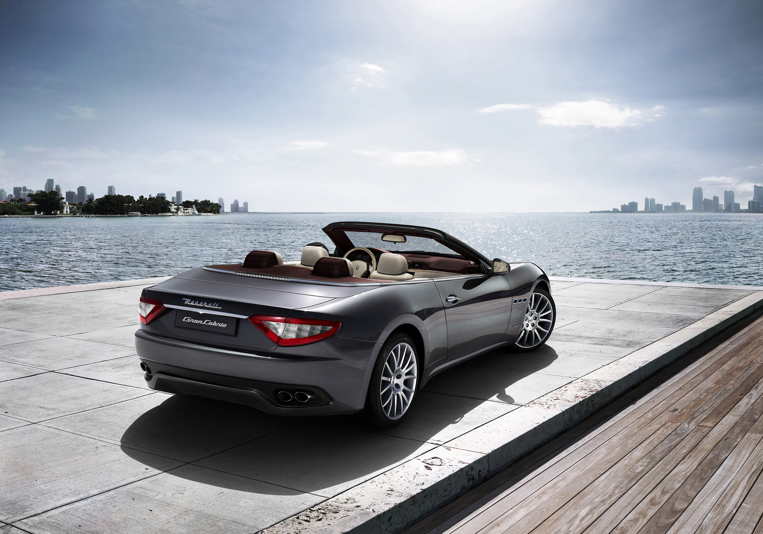 Maserati GranCabrio photo #24