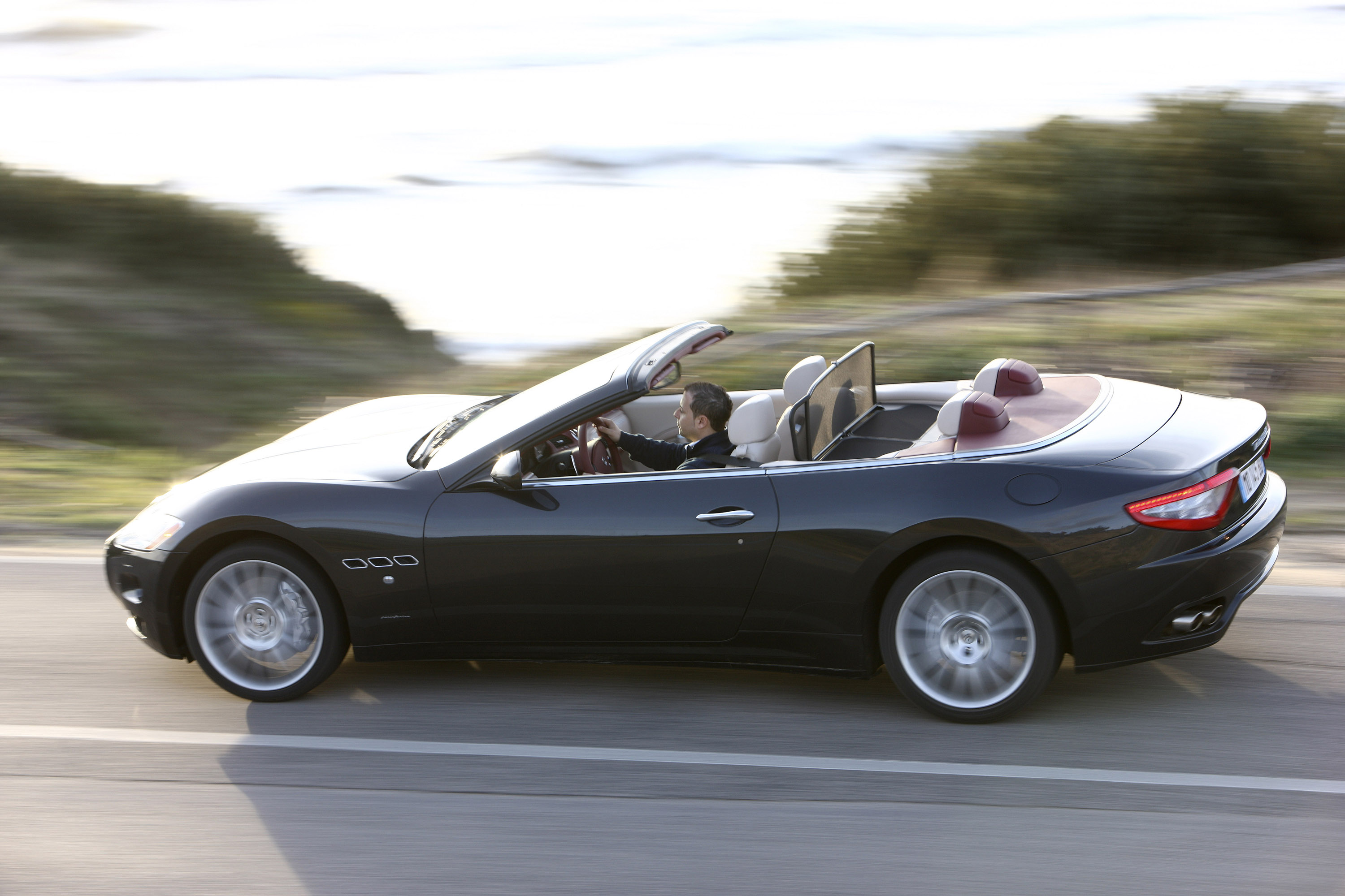 Maserati GranCabrio photo #31