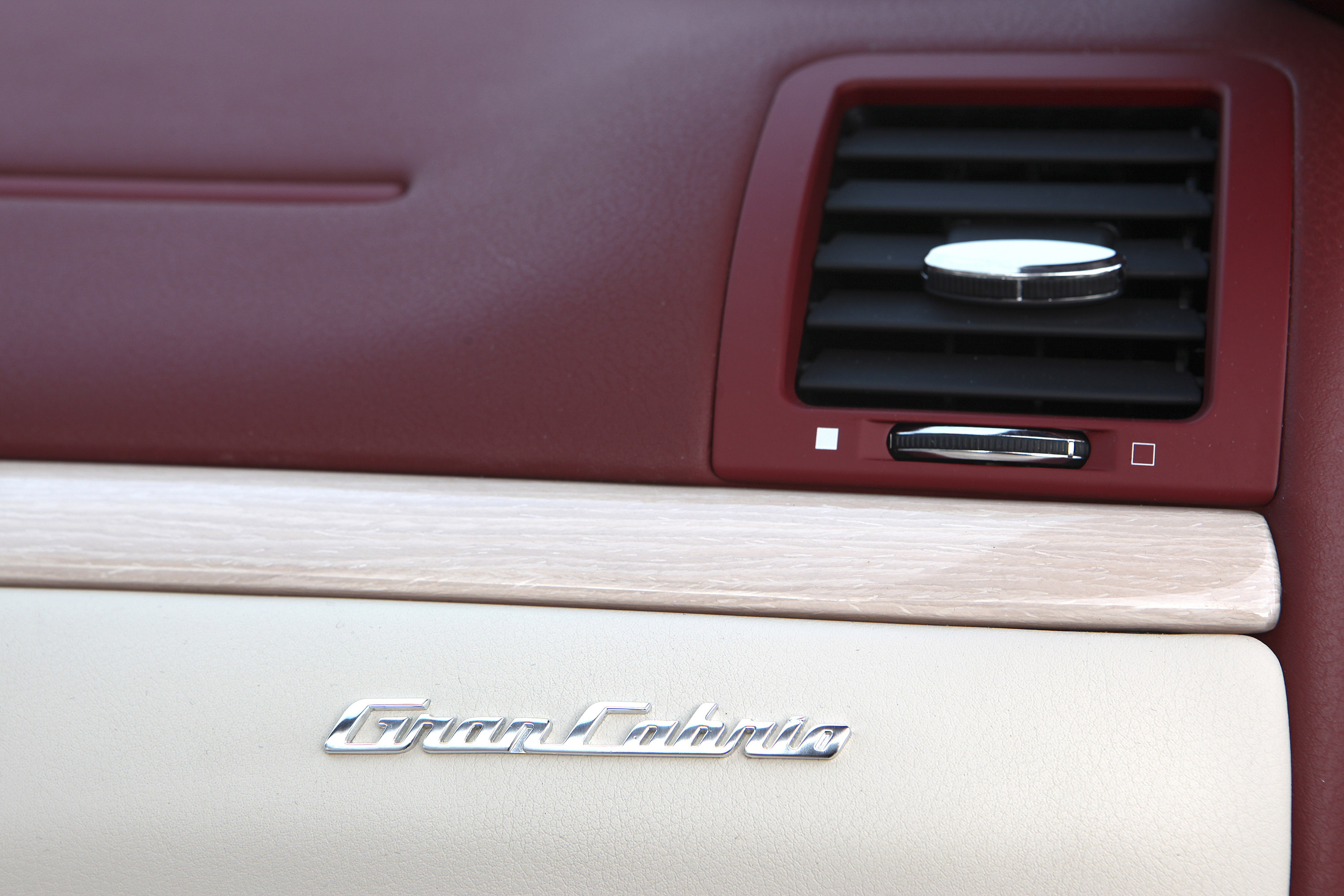 Maserati GranCabrio photo #38