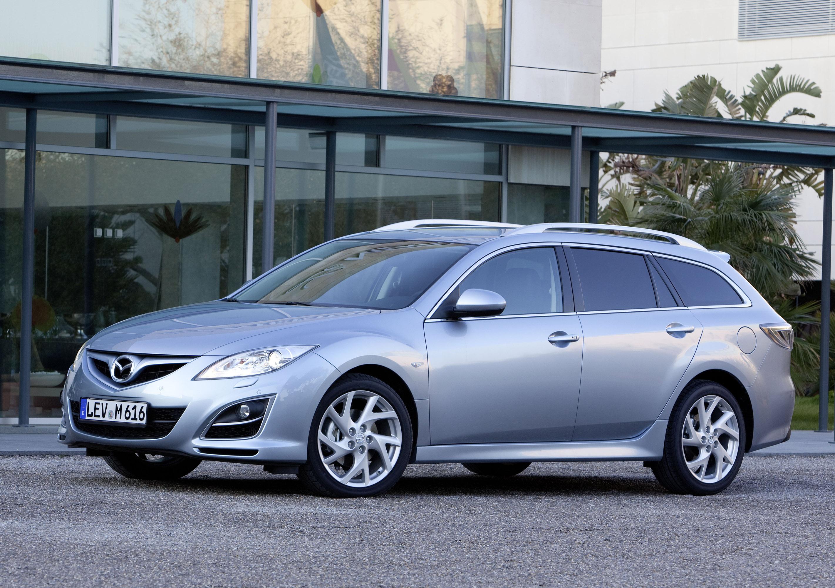 2011 Mazda 6 Wagon HD Pictures