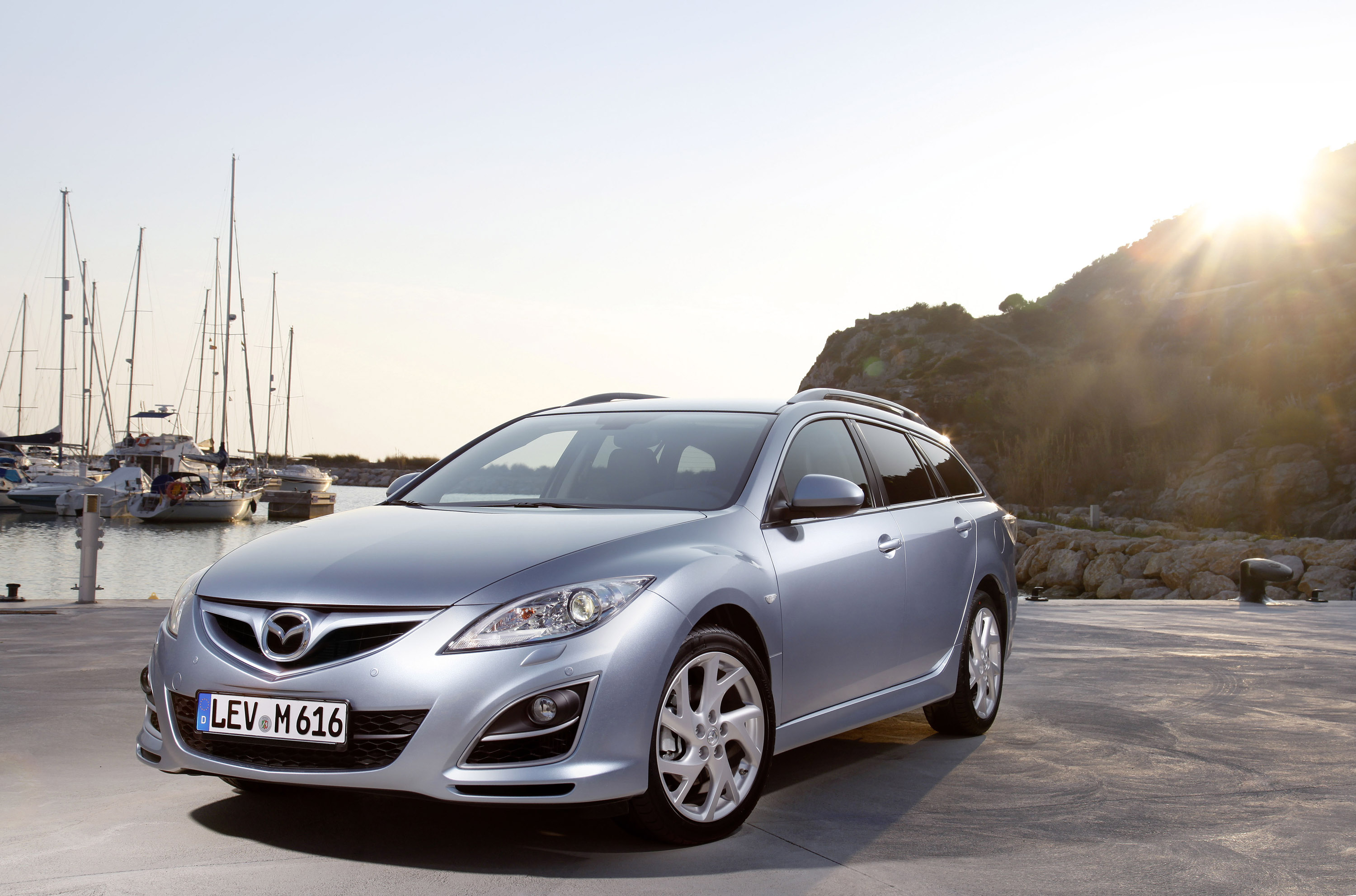 Mazda 6 Wagon photo #16