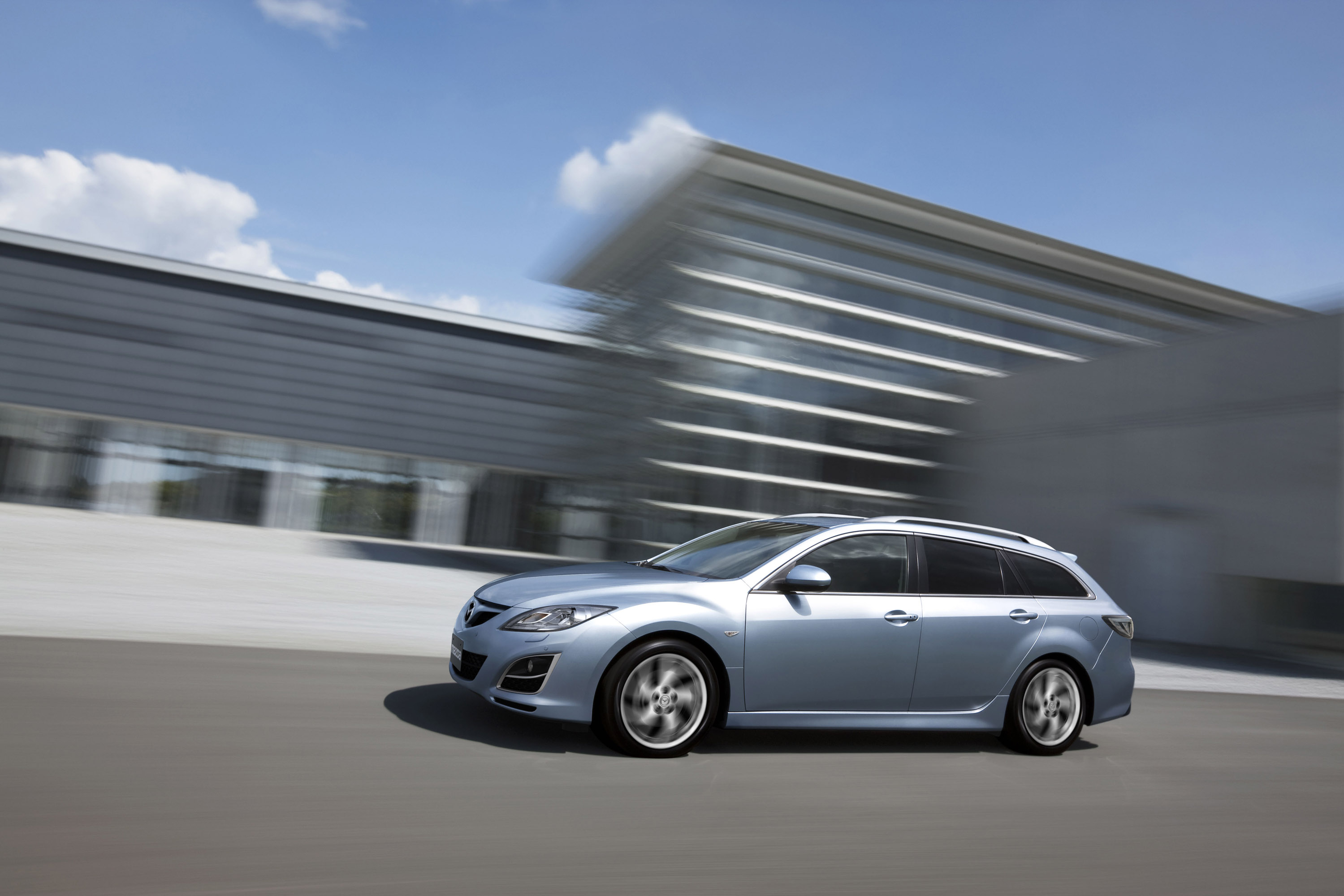 Mazda 6 Wagon photo #17