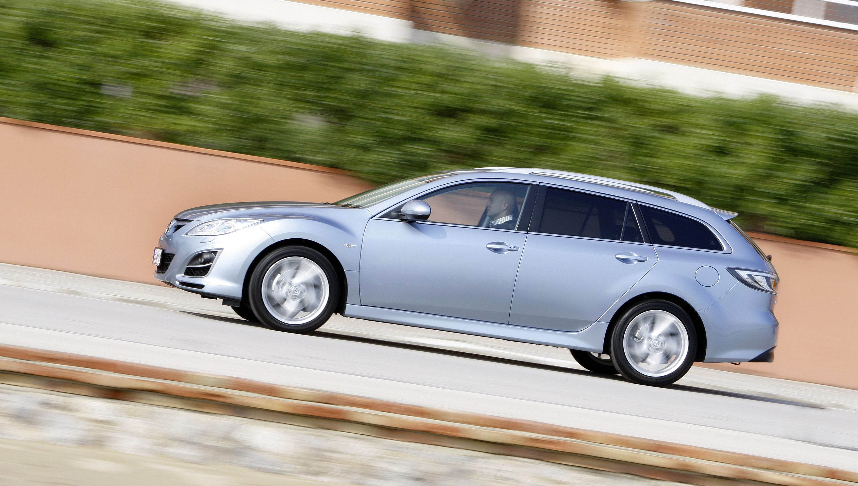 Mazda 6 Wagon photo #19
