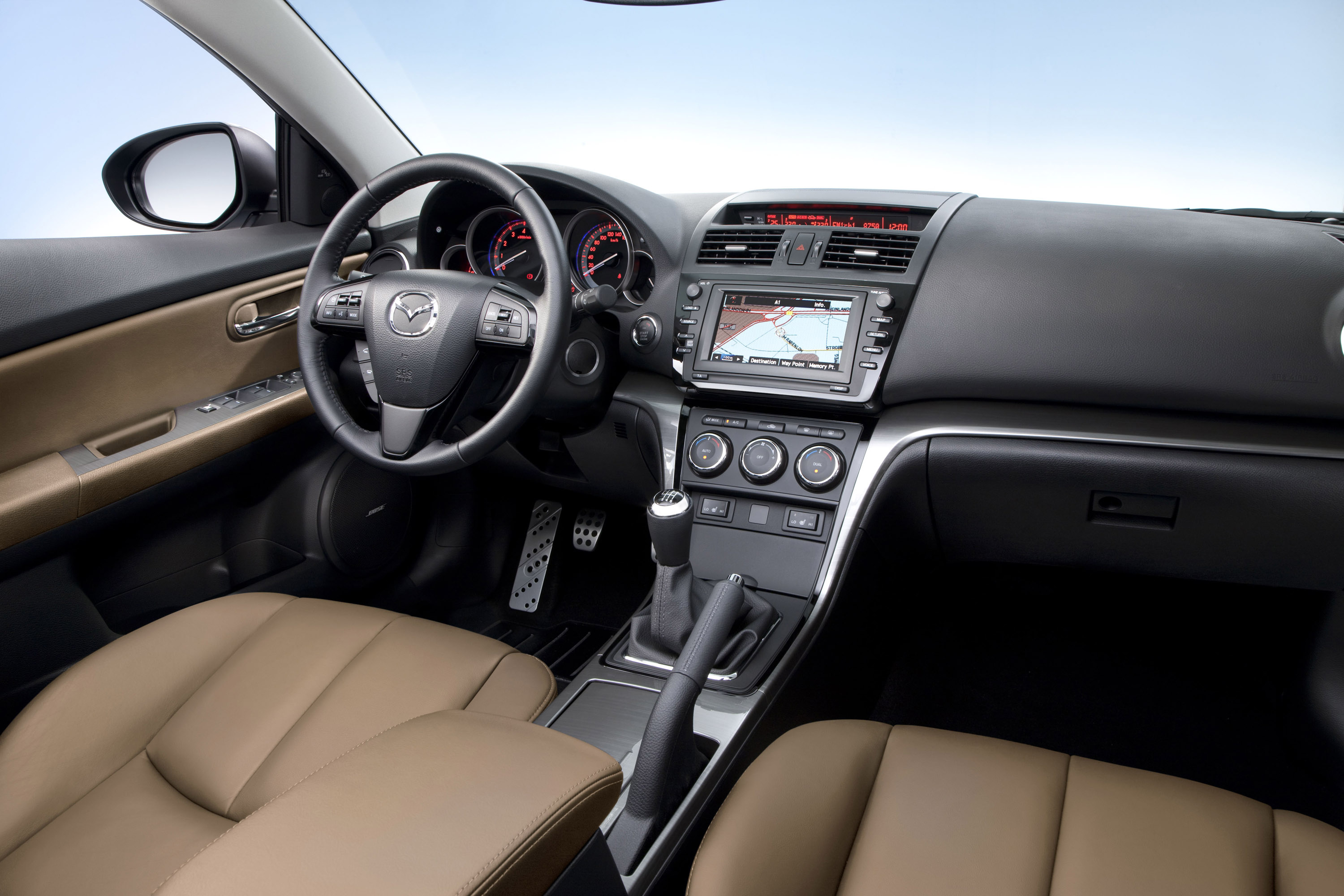 Mazda 6 Wagon photo #24