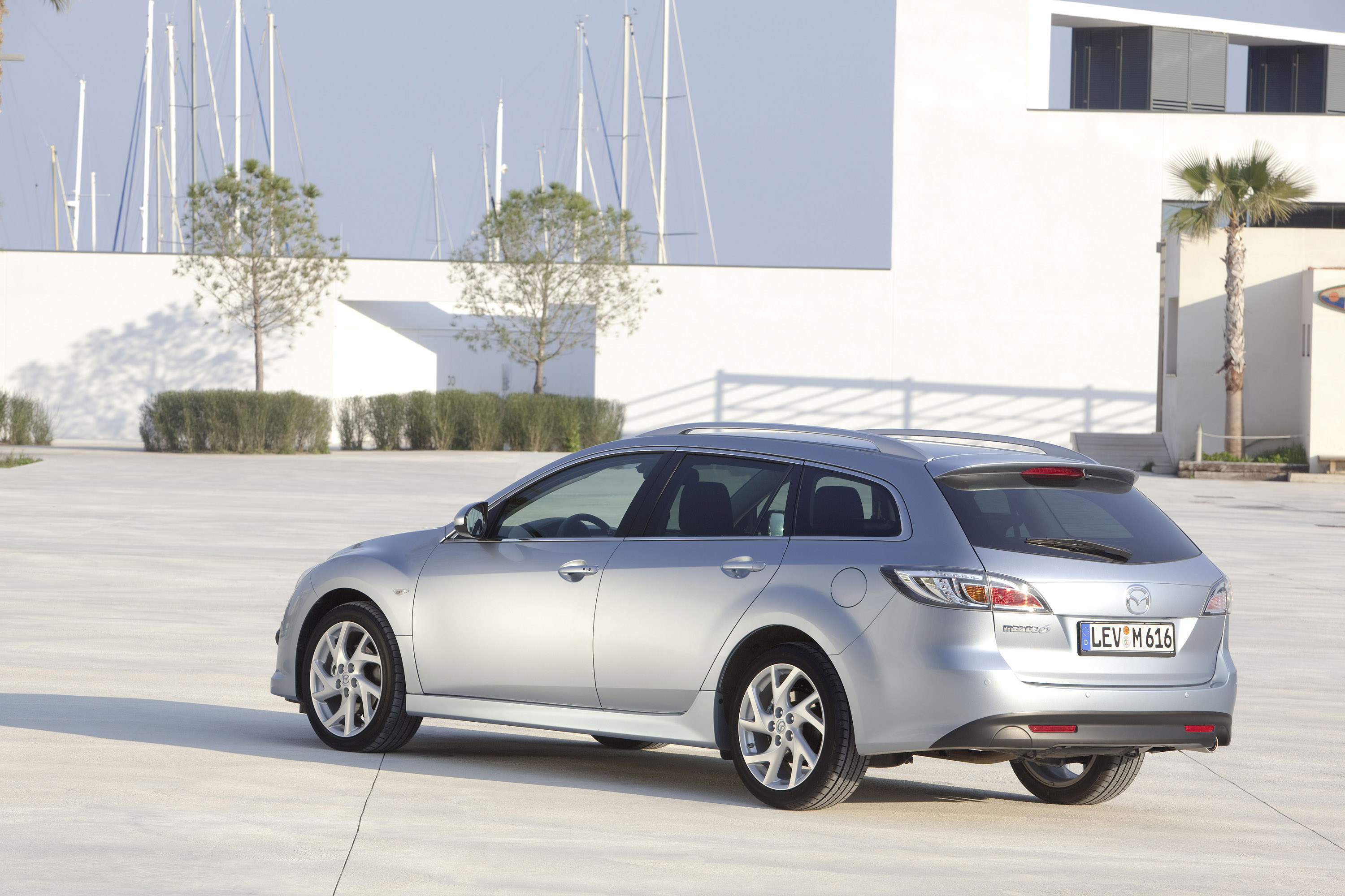 Mazda 6 Wagon photo #35