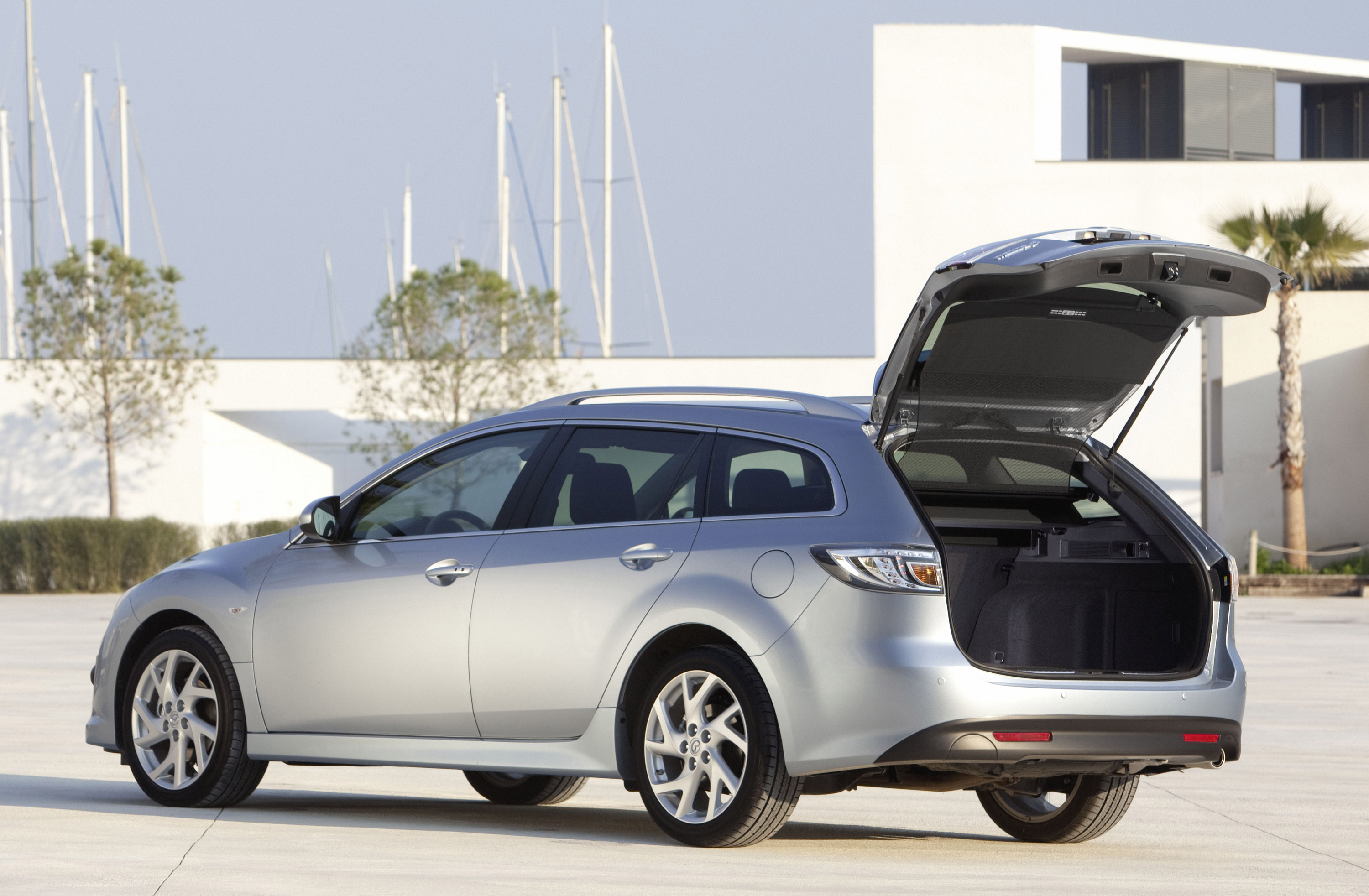 Mazda 6 Wagon photo #36