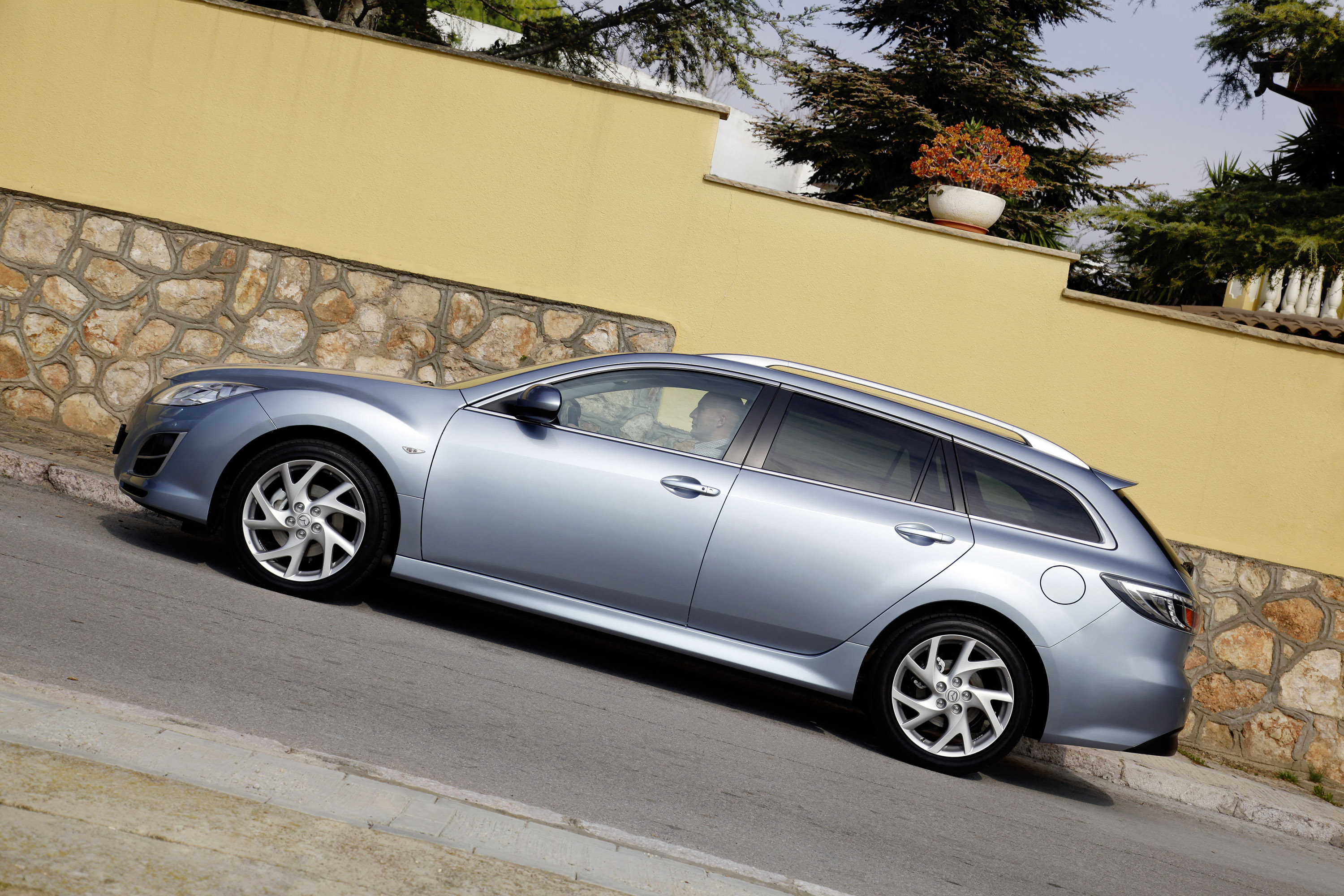 Mazda 6 Wagon photo #38