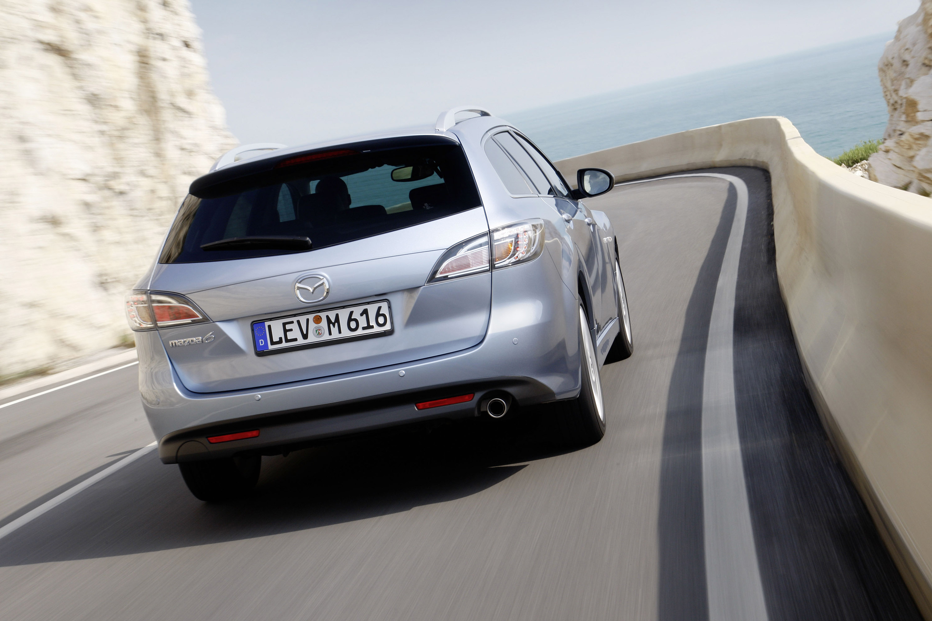 Mazda 6 Wagon photo #39